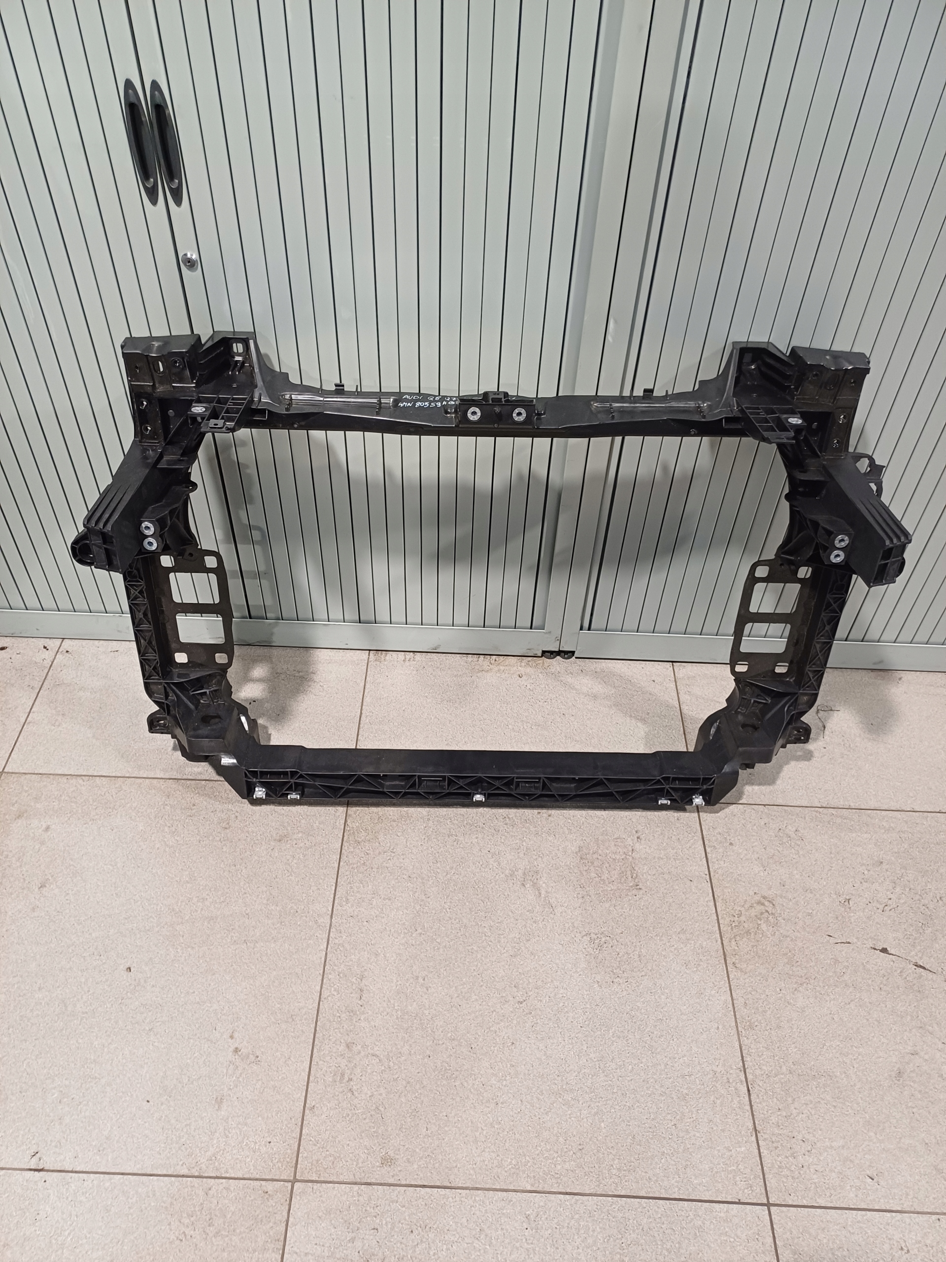 bar, wall front AUDI Q8 Q7 LIFT 4MN 4MN805594B