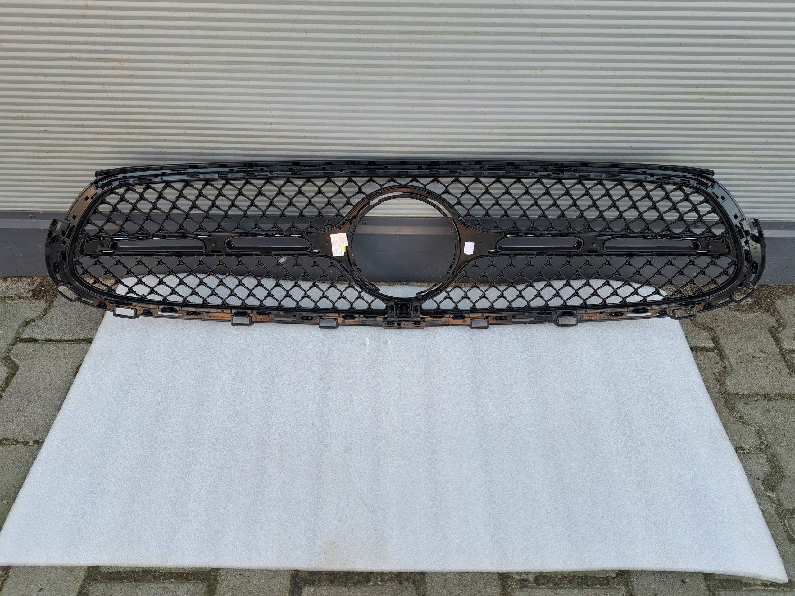 MERCEDES AMG SWAROVSKI GLC W254 ATRAPA KRATKA GRILL ZDERZAKA A2548881800 Numer katalogowy oryginału A2548881800