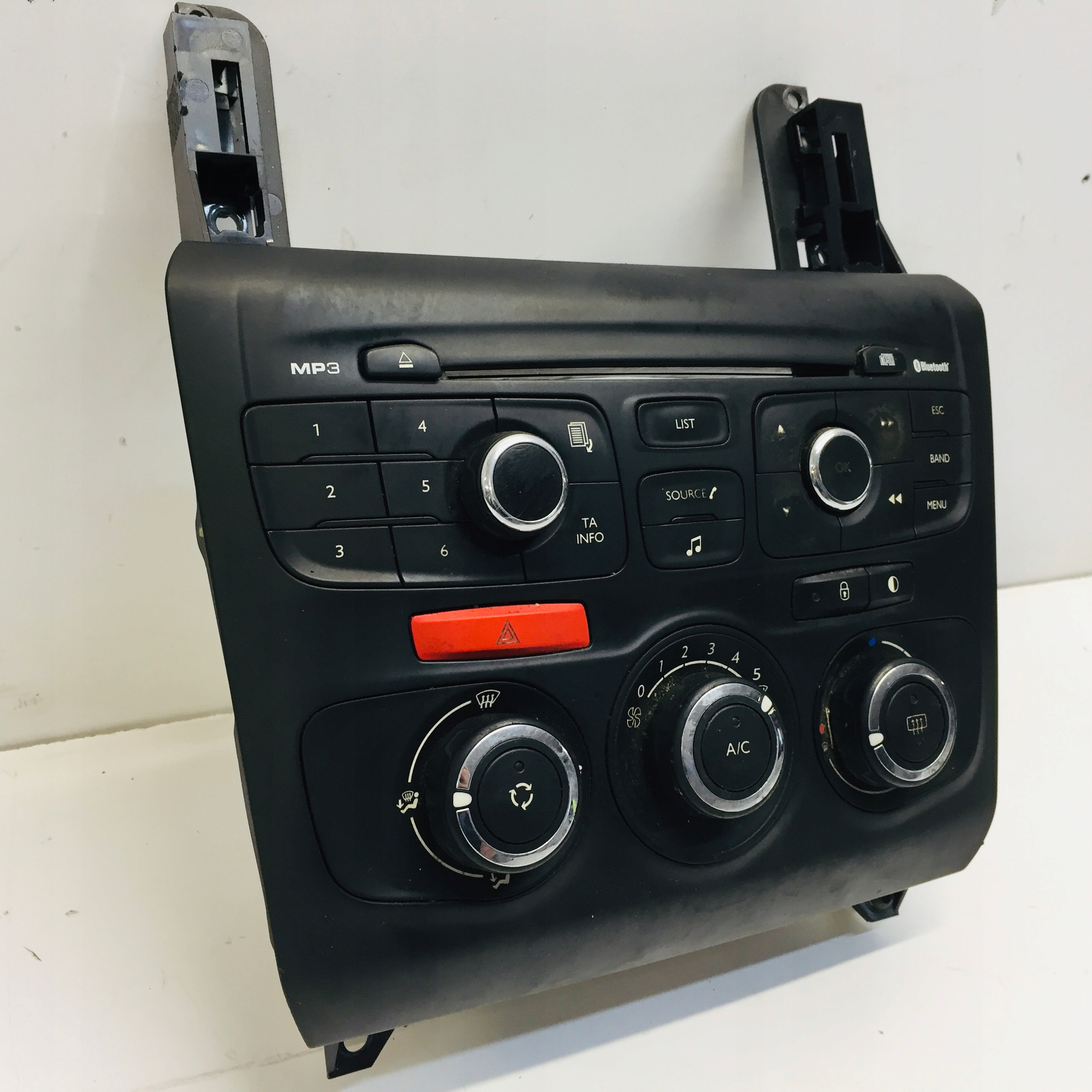 Панель радио кондиционера CITROEN C4 II B7