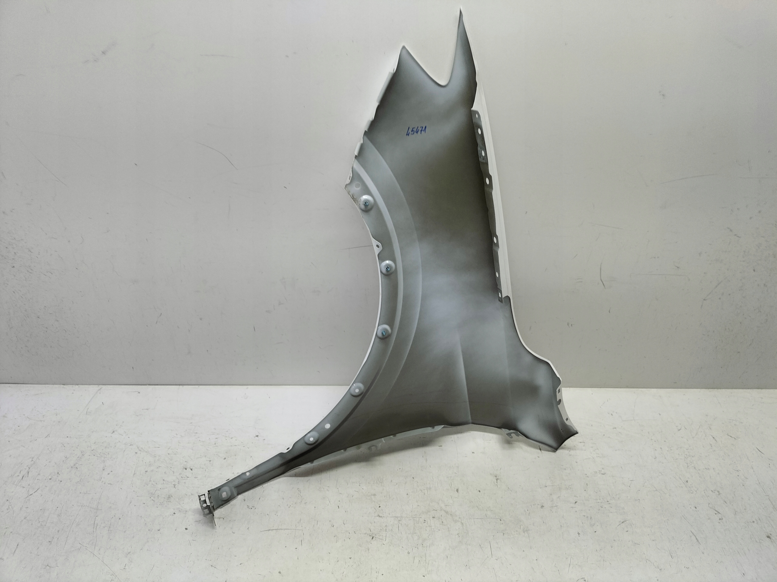 fender front front right MG ZS II 24