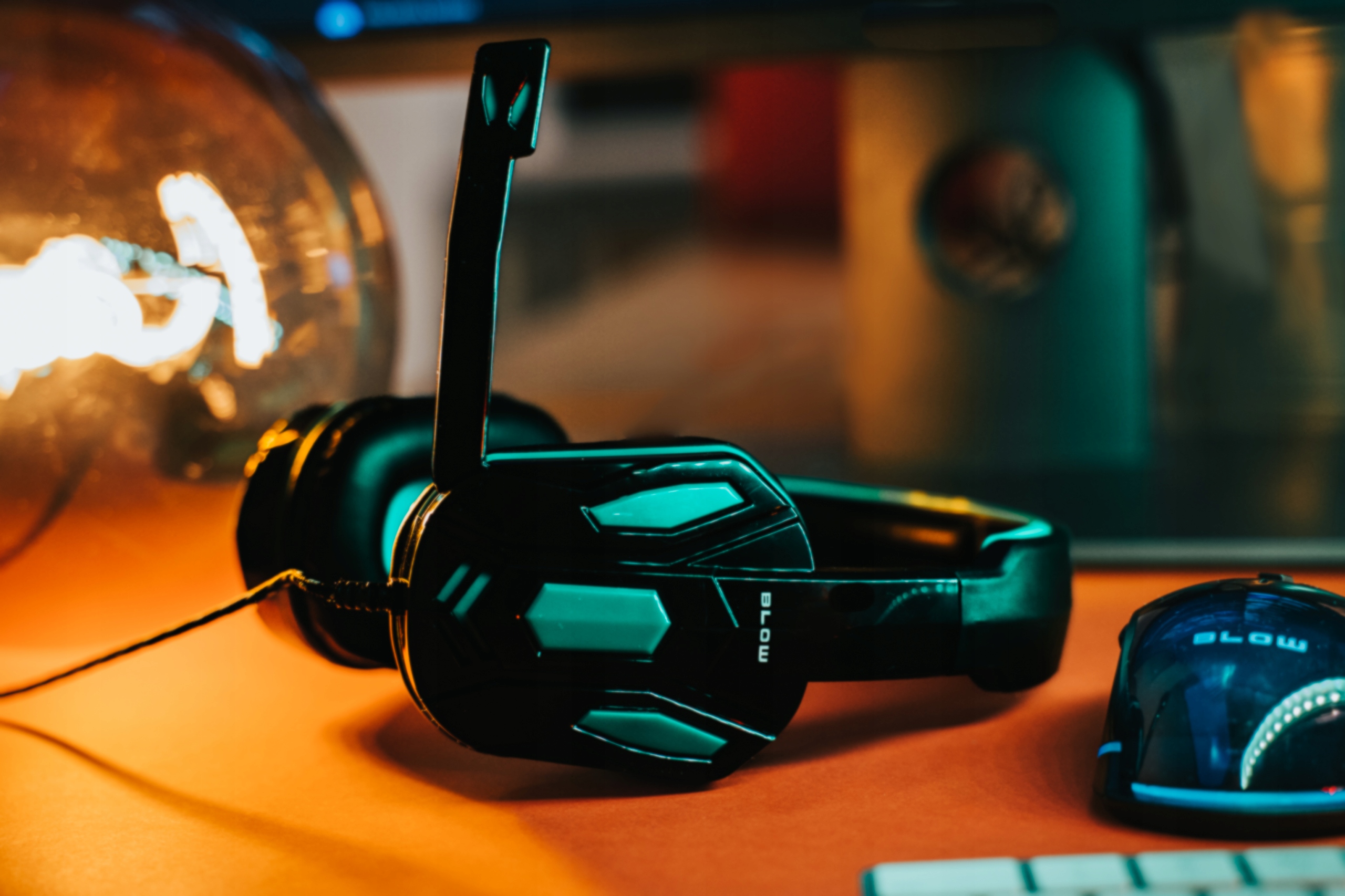 SŁUCHAWKI GAMINGOWE Z MIKROFONEM DLA GRACZY PC Model MDX200