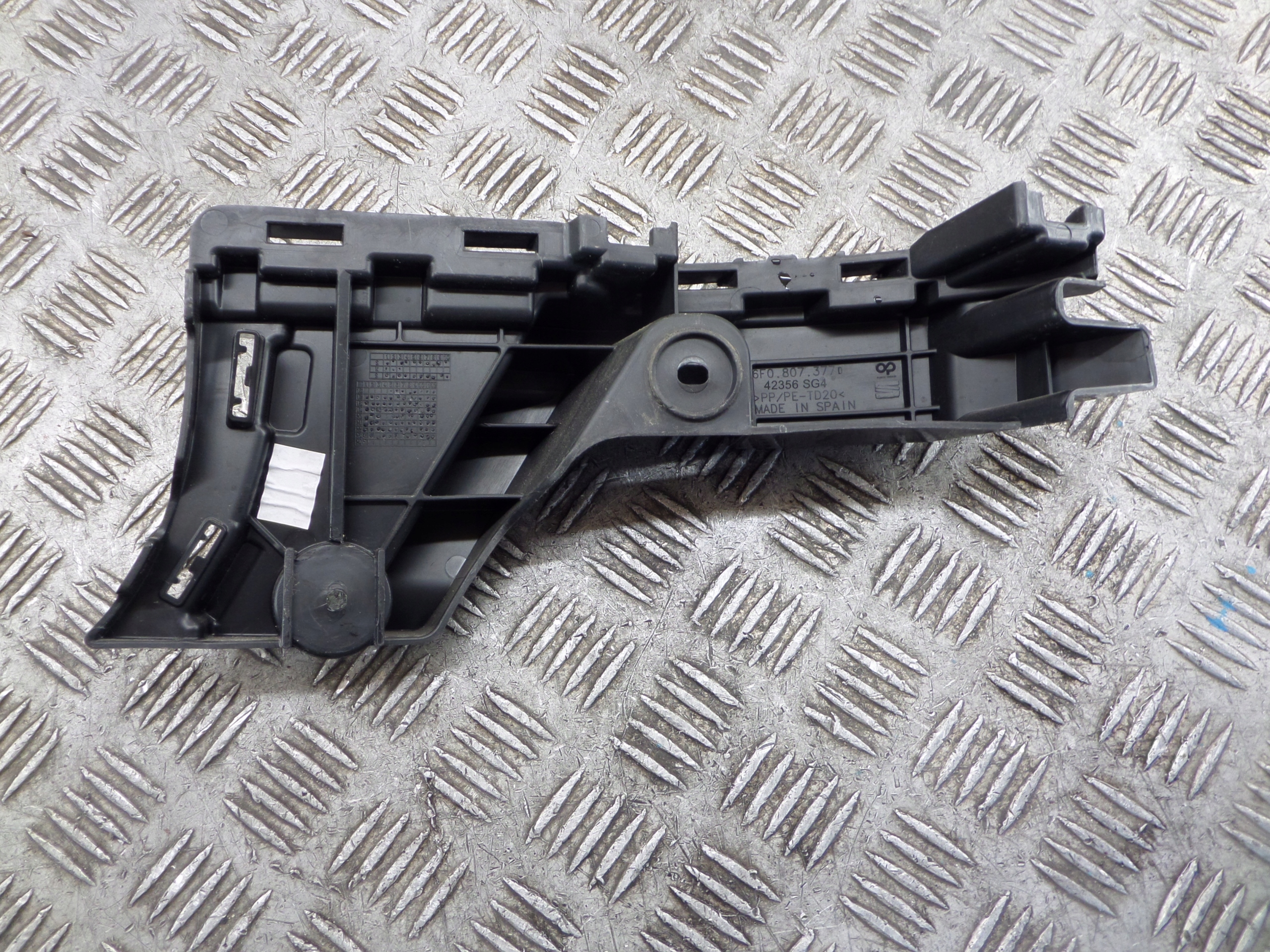 SEAT IBIZA V Support Support plaque Pare choc Gauche Arrière 6F0807377