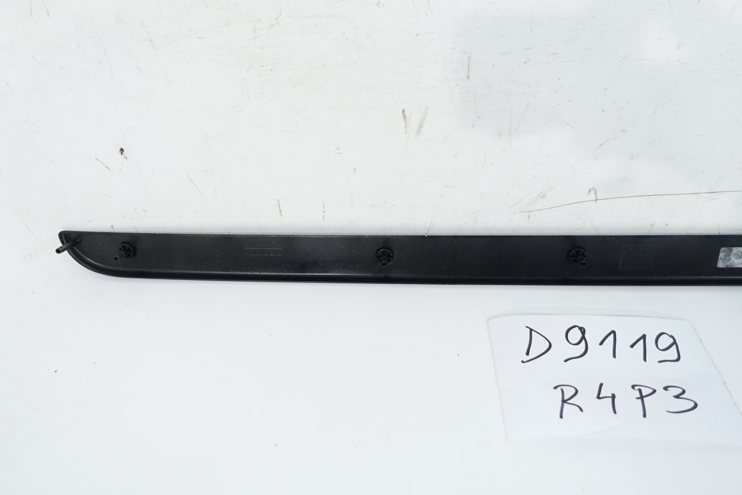 moulding side lower left front MERCEDES VITO W639 A6396909925
