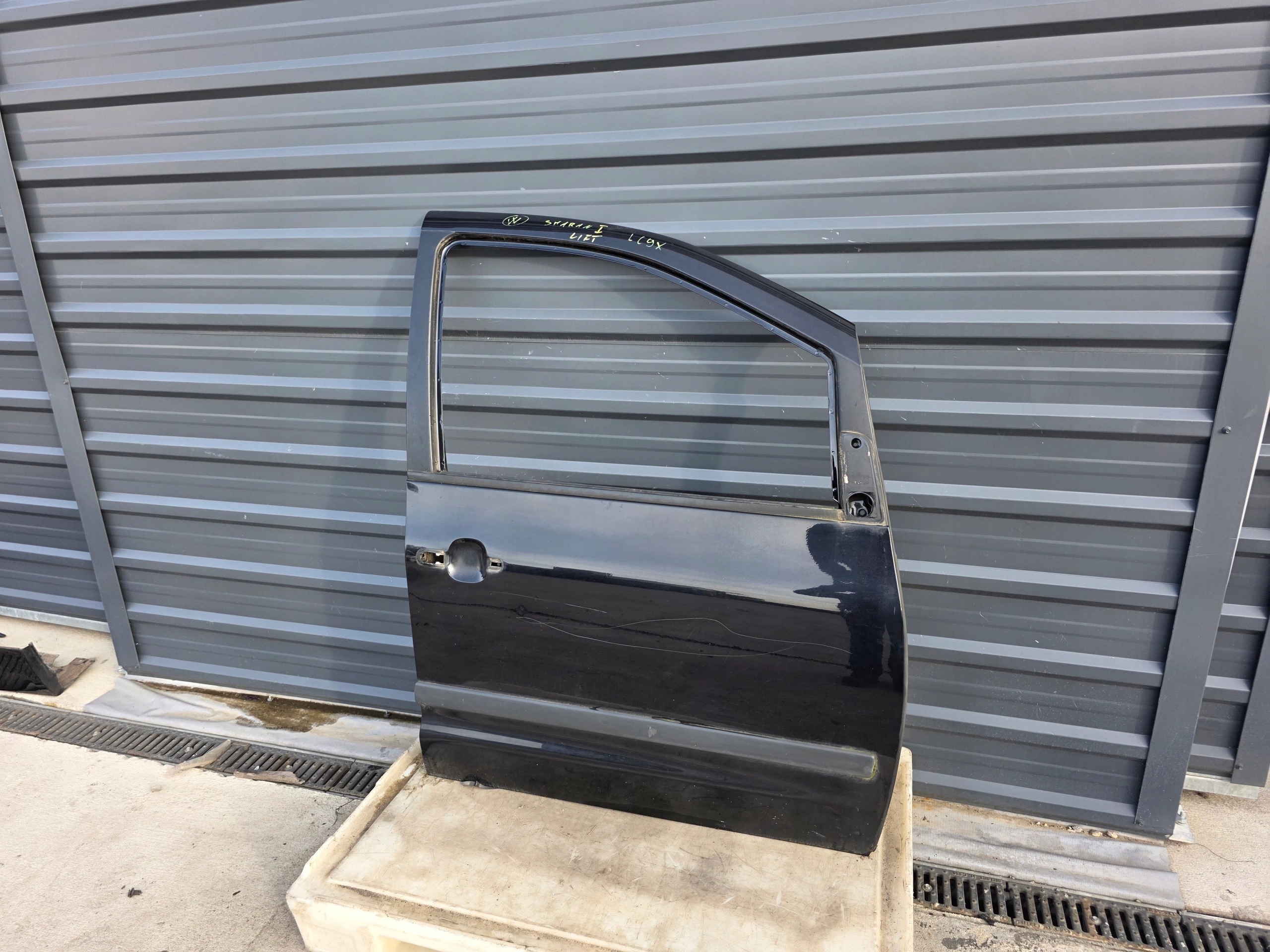 door right front VOLKSWAGEN SHARAN and LIFT LC9X !!!