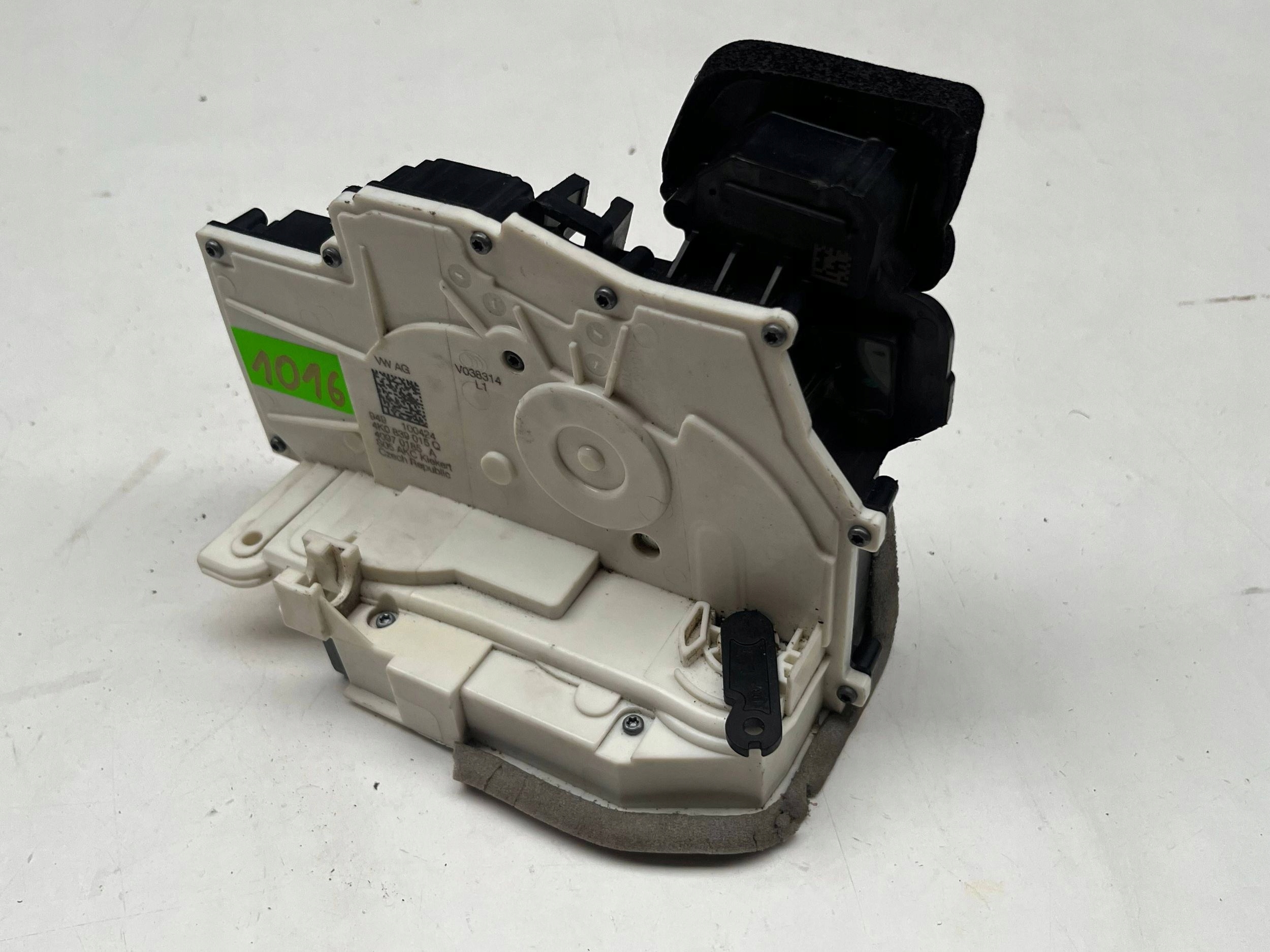 AUDI A7 A6 Q8 lock door left rear part 4K0839015Q @M