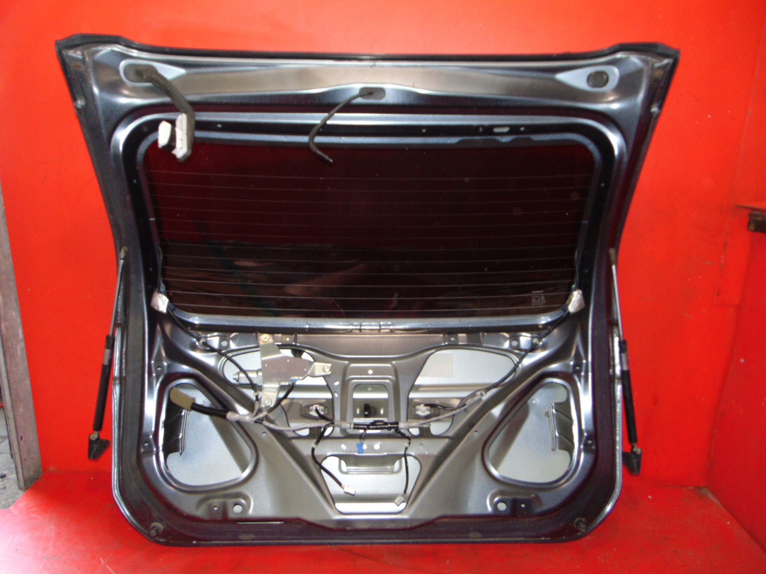 HONDA FR-V FRV trunk door window boot rear part NH684P