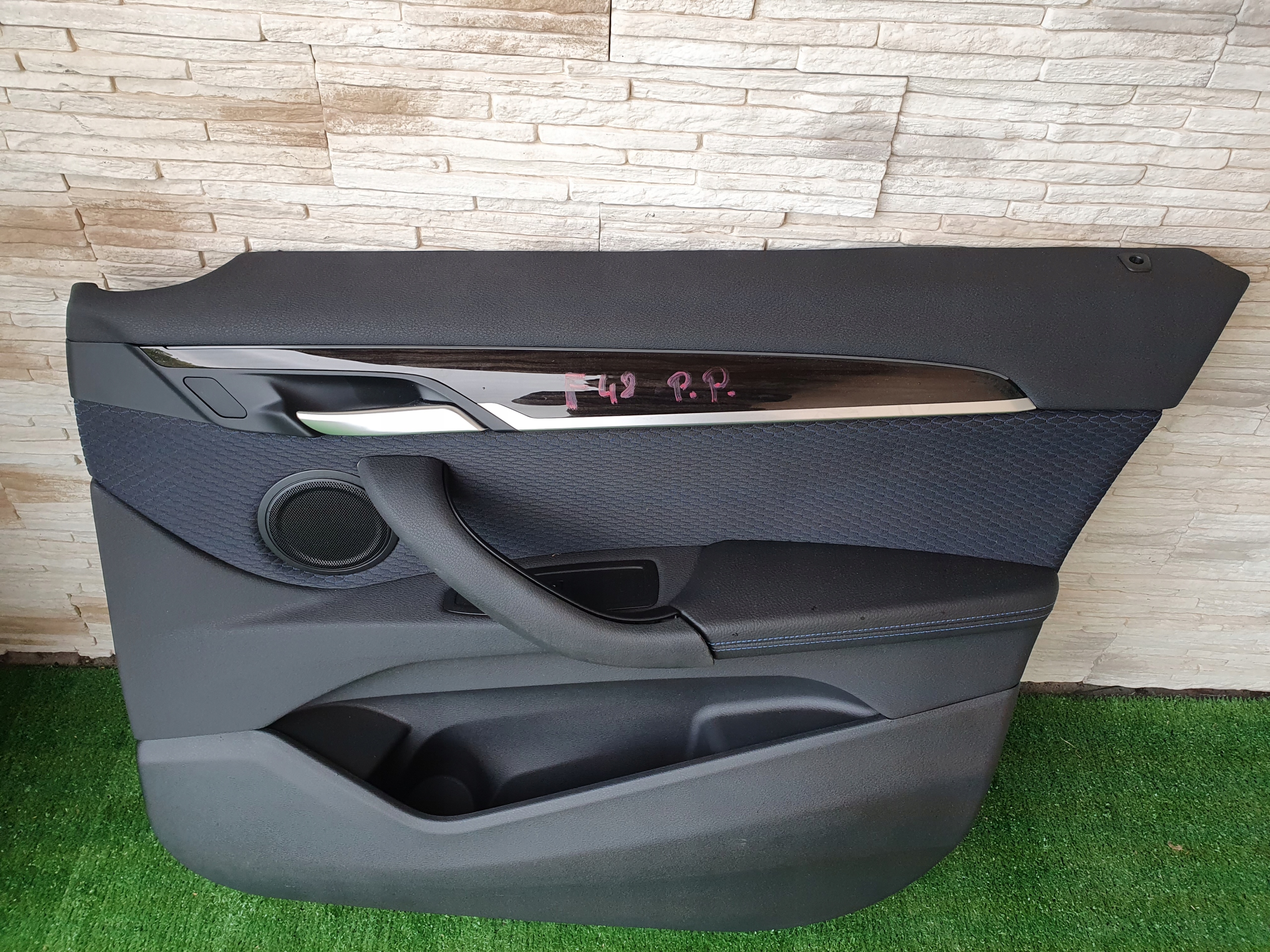 Обивка BMW X1 F48