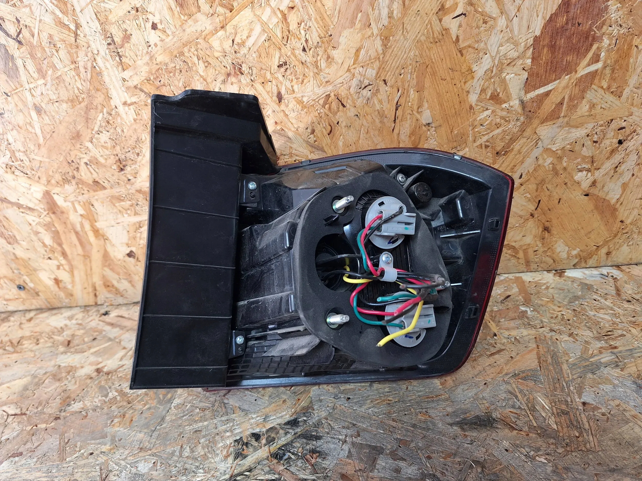light rear part left J68-4433010 60403300 Chery Tiggo 17