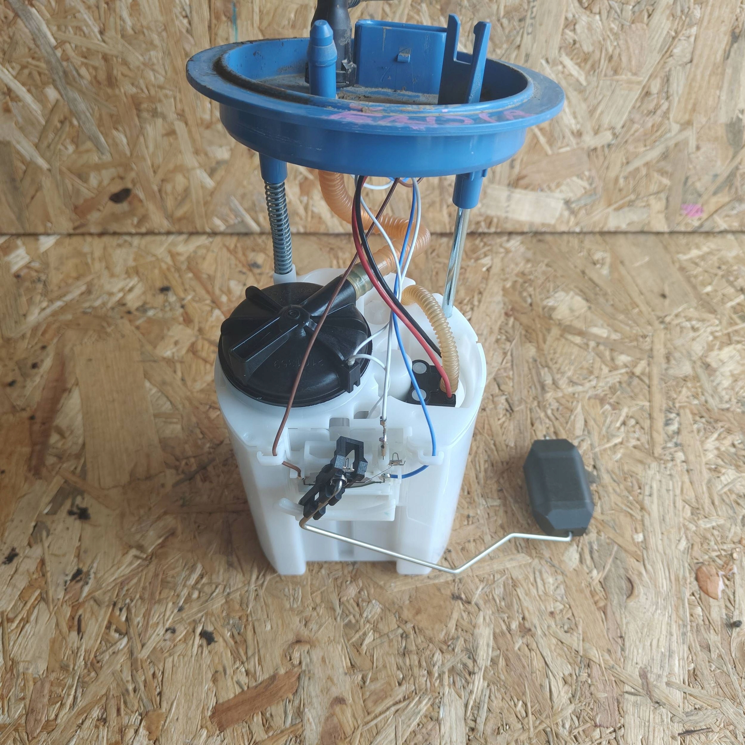 feed pump Skoda Fabia Mk4 (6VA) 2Q0919051L