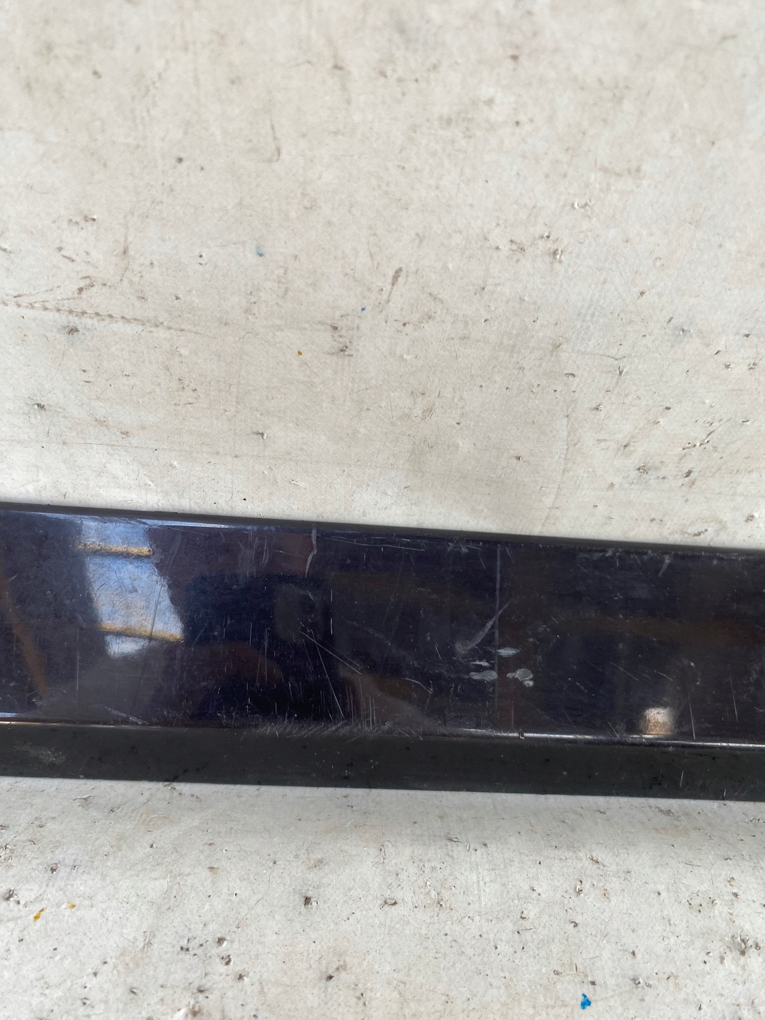 AUDI A4 B7 04- right moulding for door rear part 8E0853970E