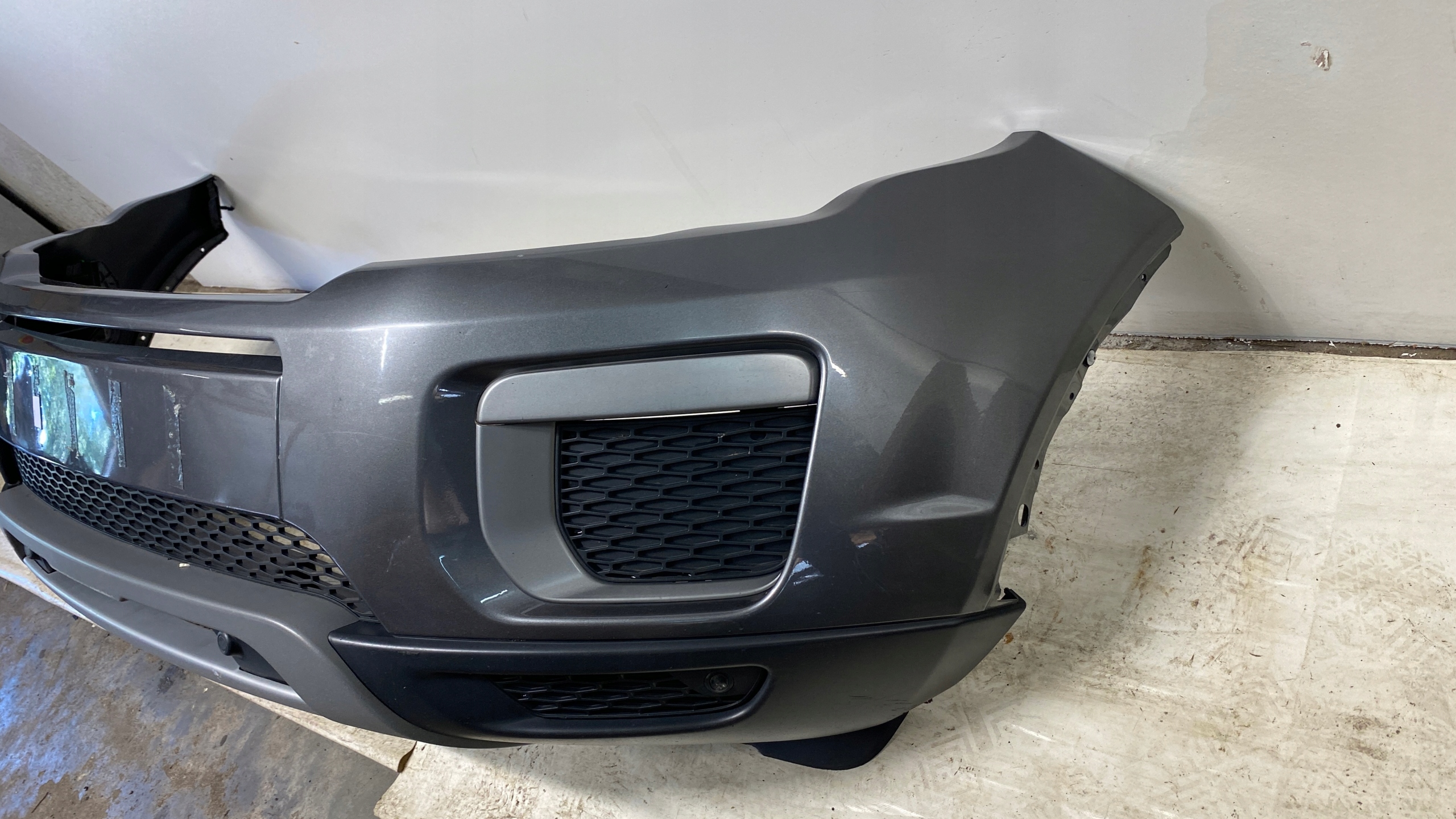 RANGE ROVER EVOQUE L538 front bumper front PDC 11-18 ROK LRC873