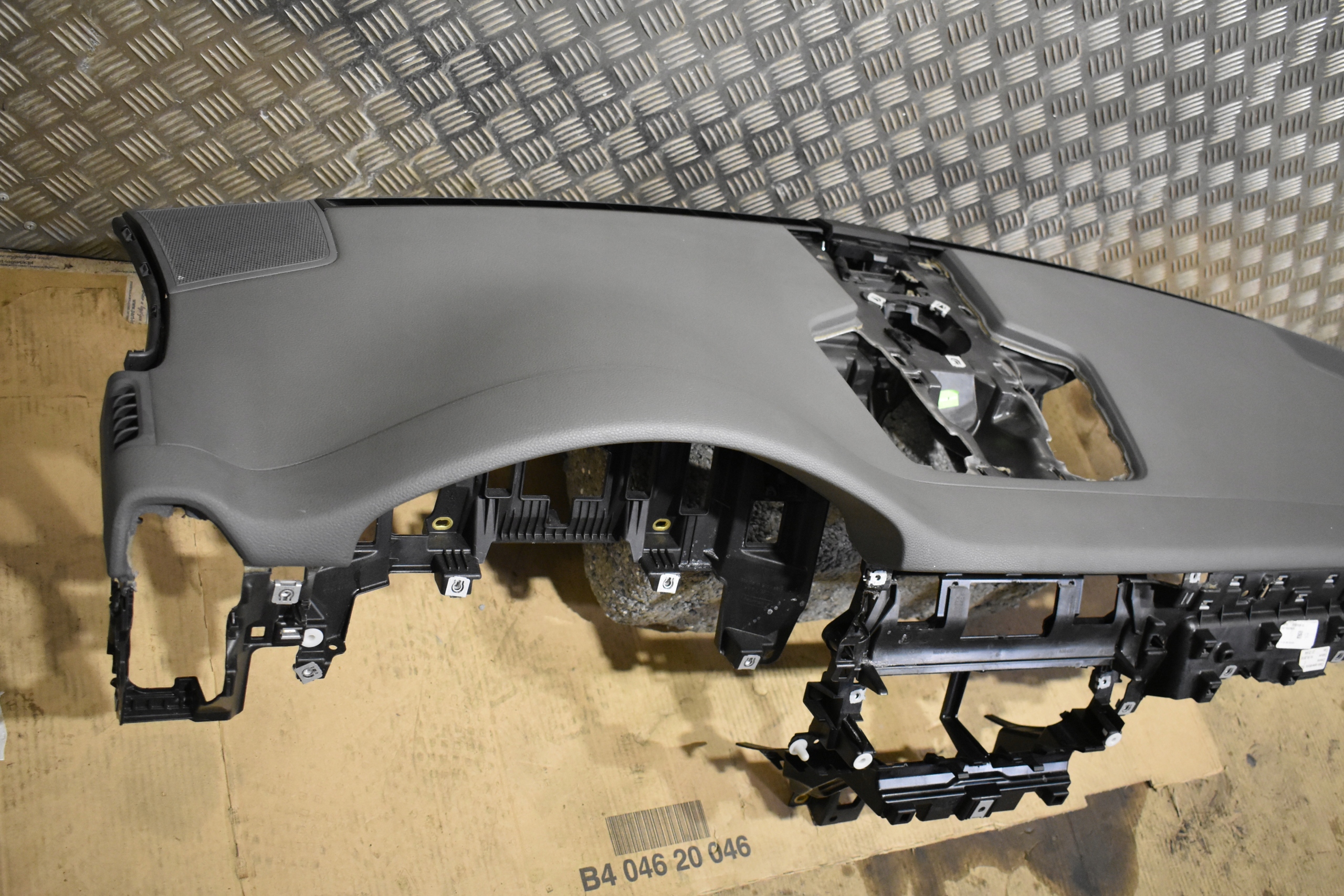 IDEALNA console dashboard PORSCHE CAYENNE 9Y grey 1