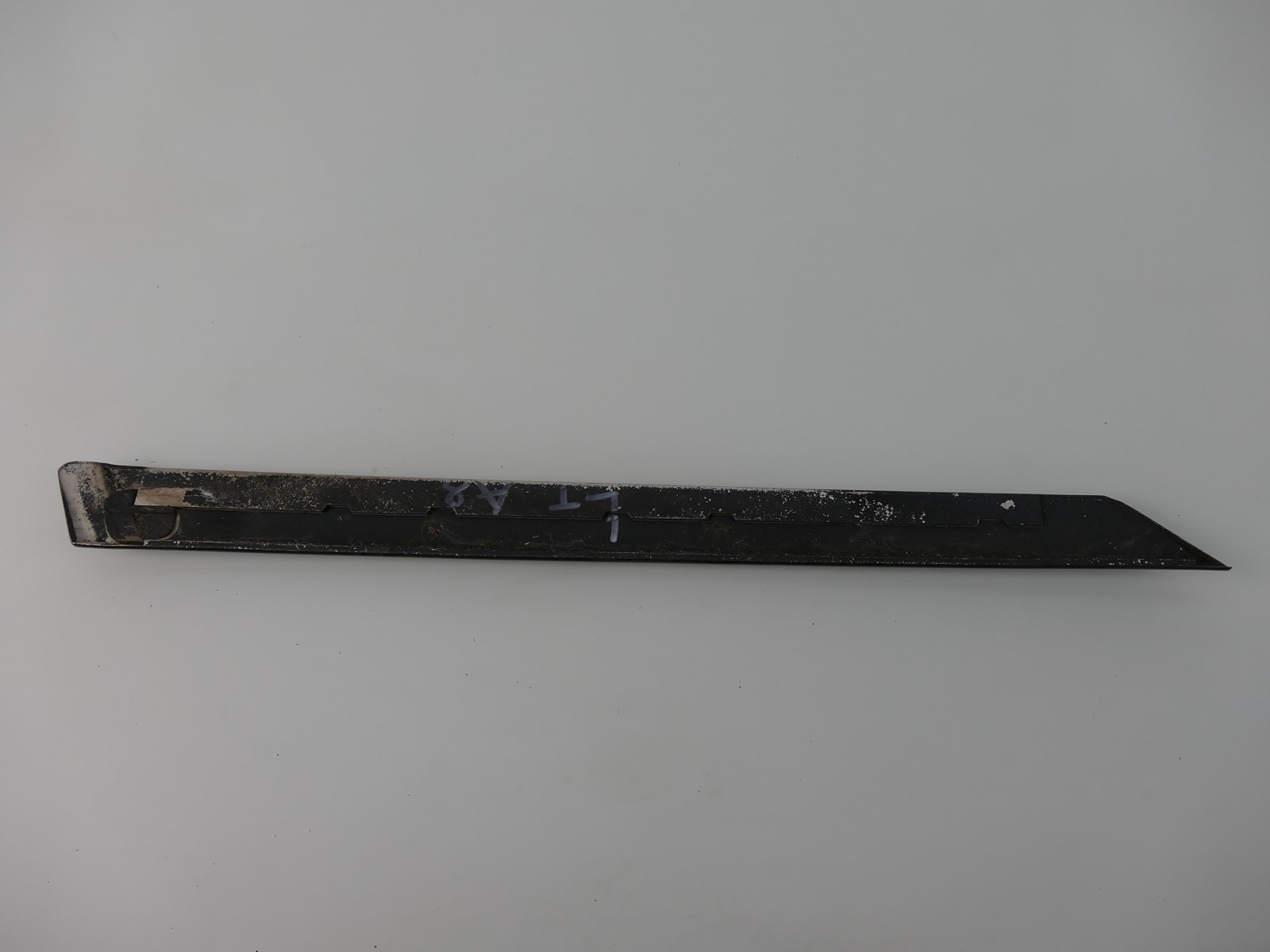 AUDI A8 D2 moulding door left rear part