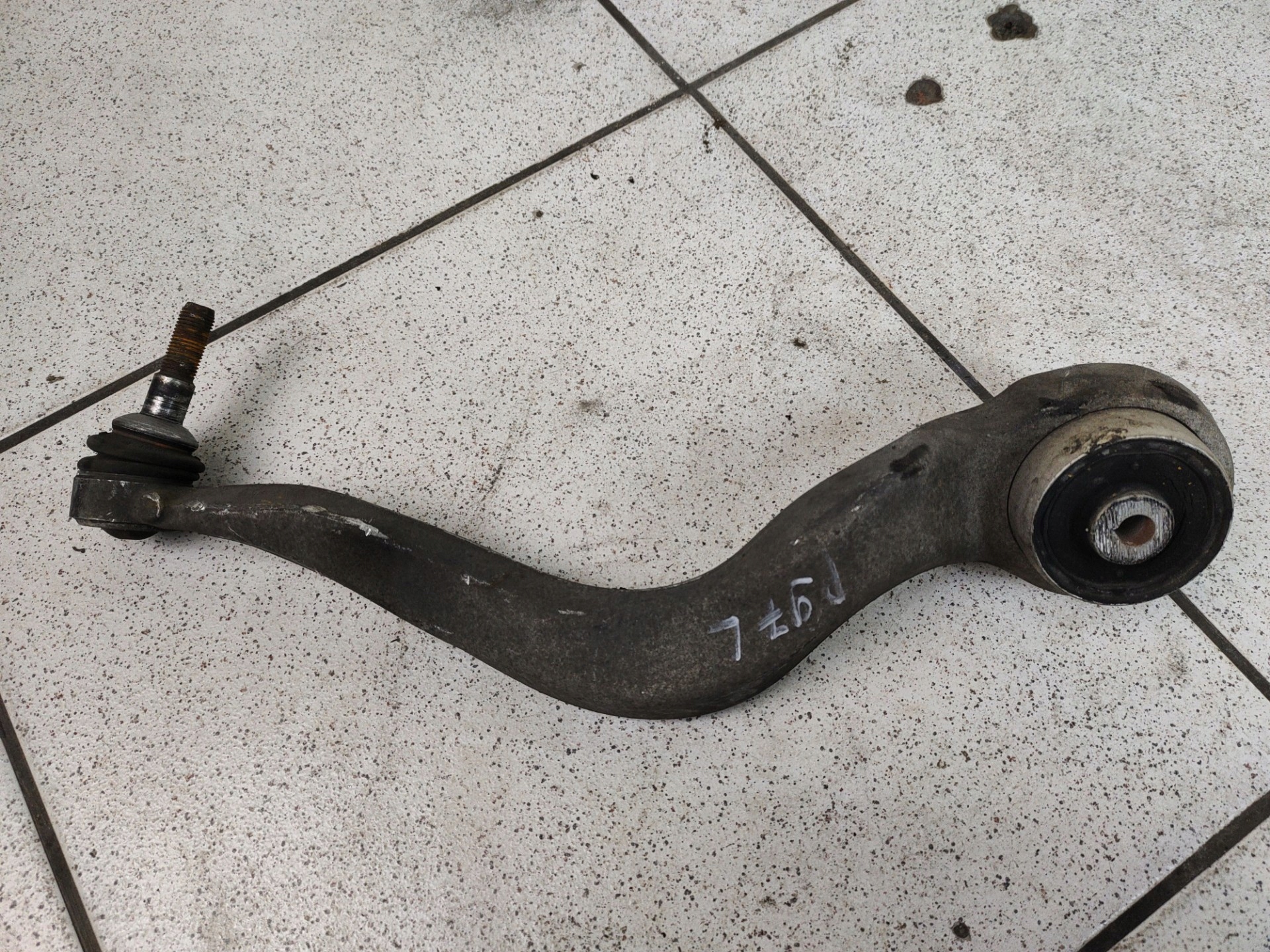 arm front right side nizej BMW 3 F30 2014 6082TG