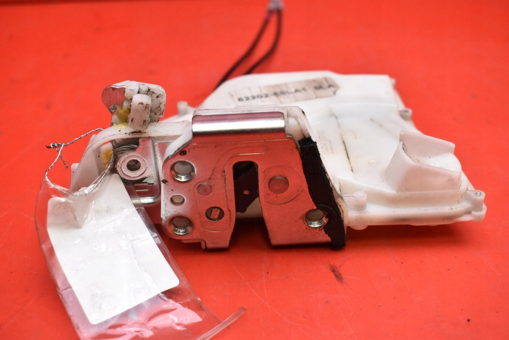 lock door left front front EU 82202-68LA1 SUZUKI SWIFT 5 V 10-15