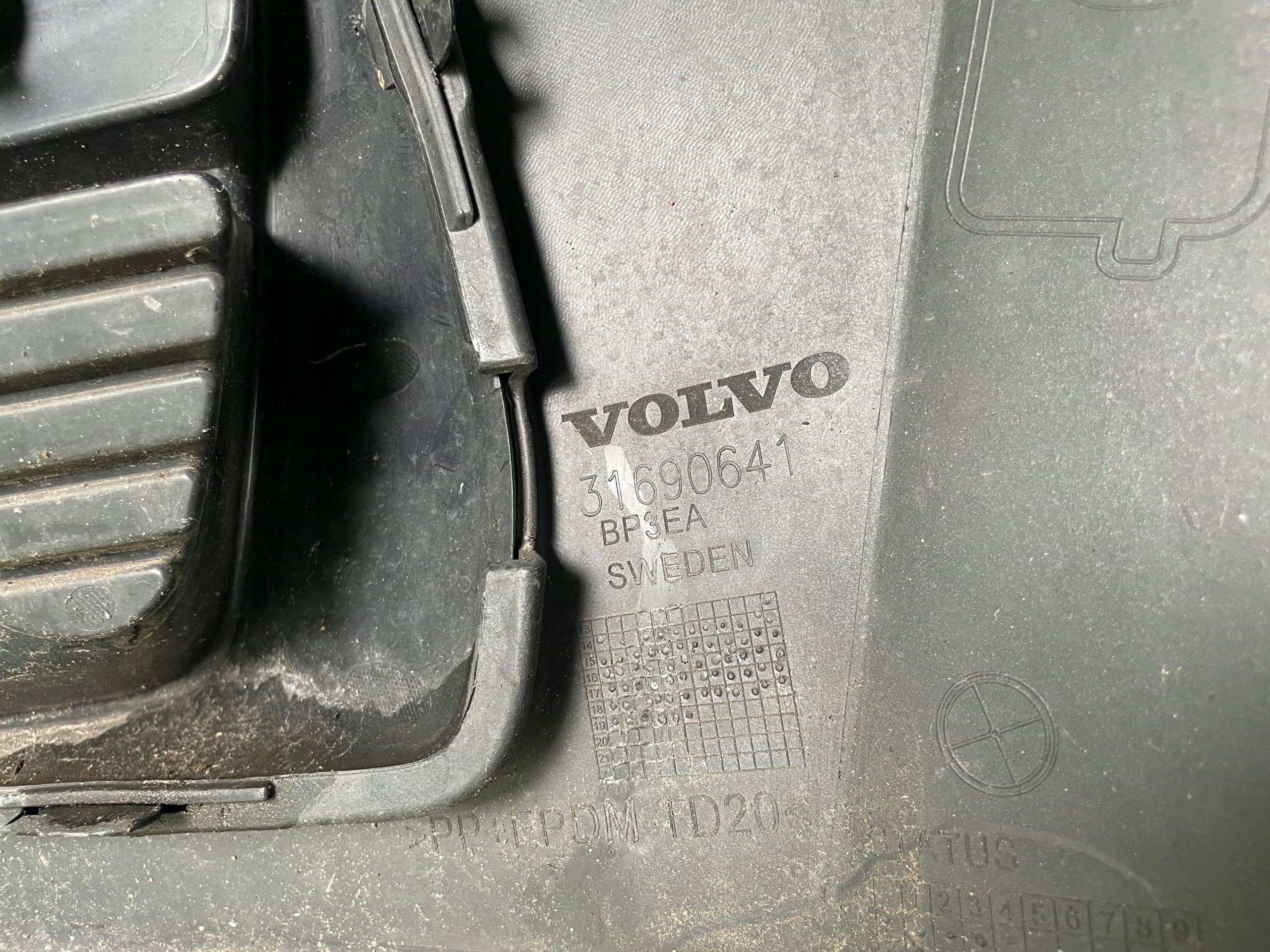 Volvo 2 II Xc-90 XC90 R design Lift bumper front front