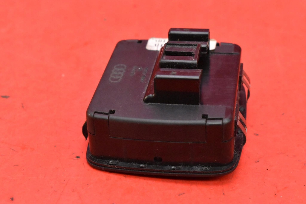 switch button OBNIZANIA boot 4L0959511B AUDI Q7 4L 05-09