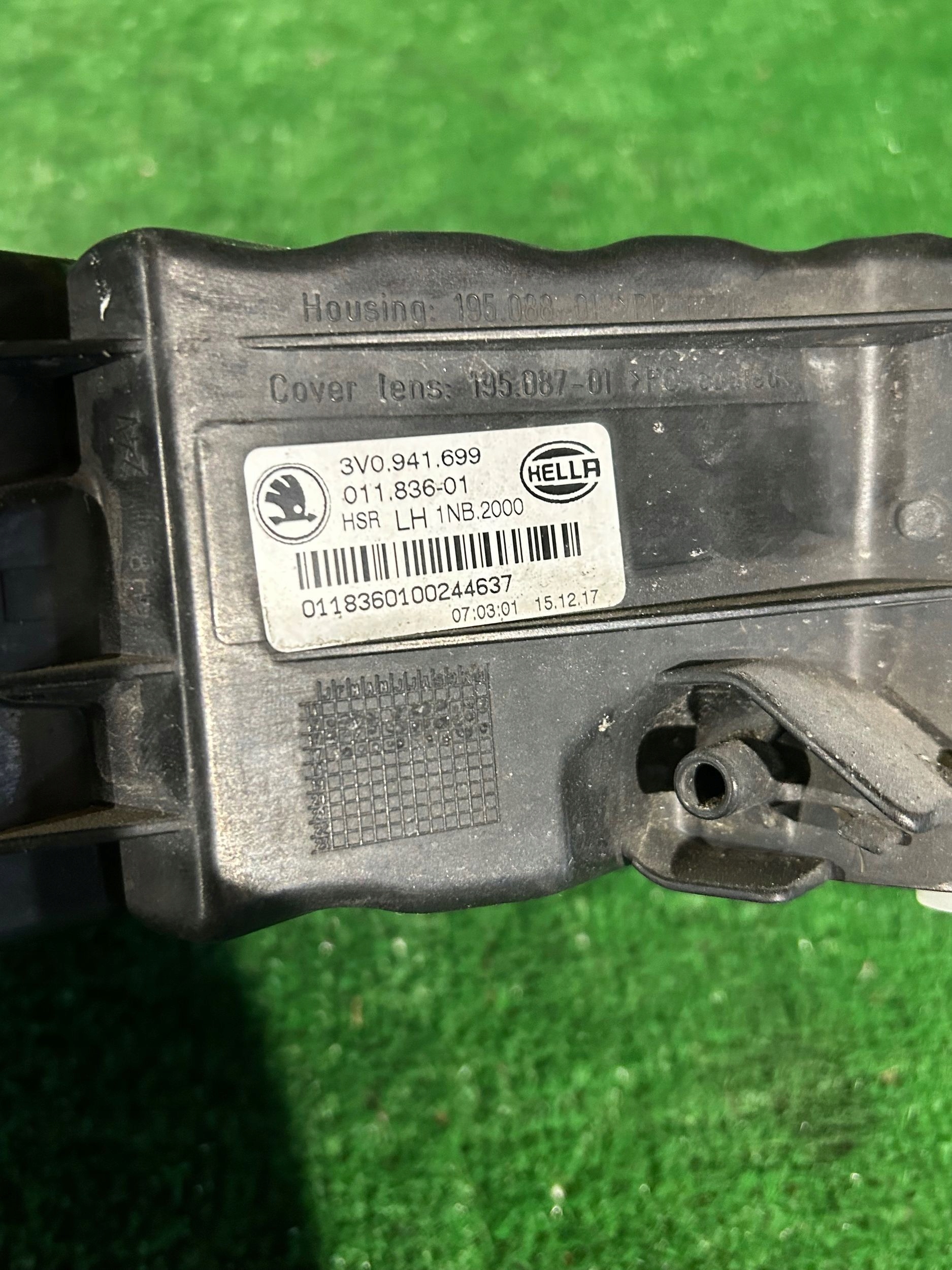 Nebelscheinwerfer links SKODA SUPERB III NR.30