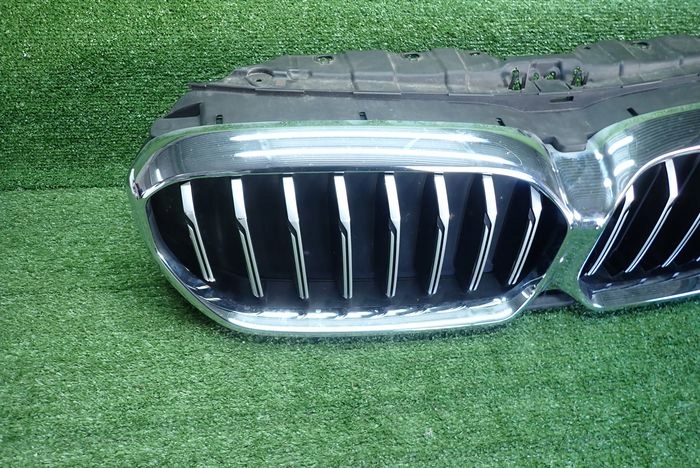 BMW G30 G31 5 LIFT 20- Grille