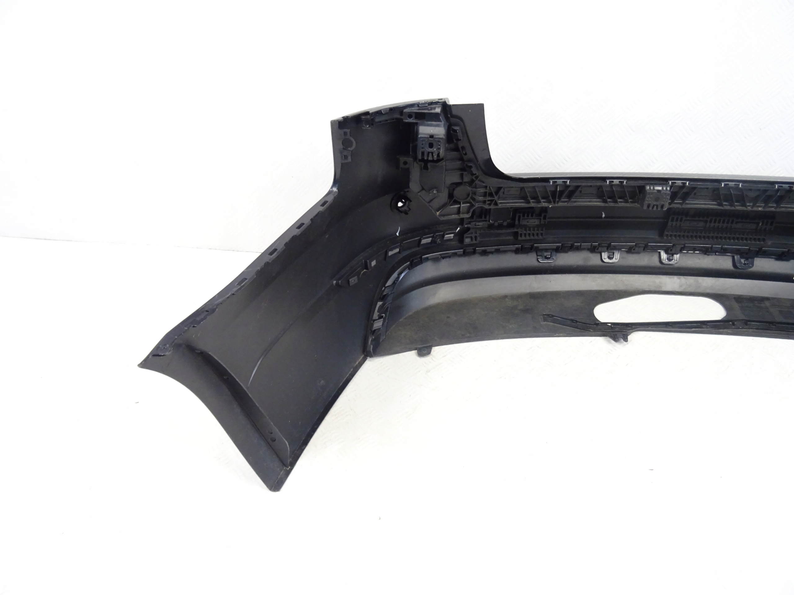 Audi A4 B9 8W9 KOMBI bumper rear part