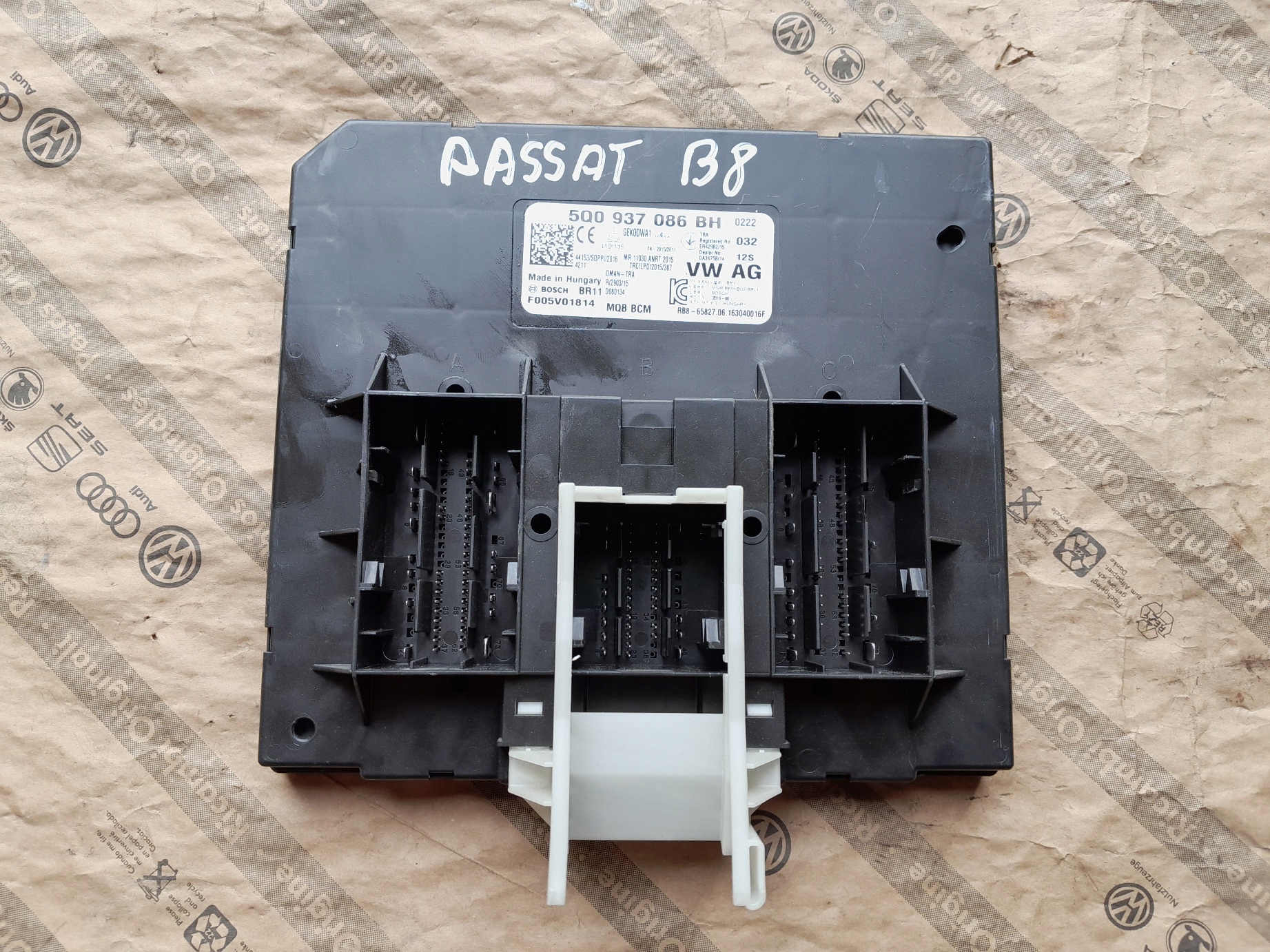 блок комфорта volkswagen oe 5Q0937086BH
