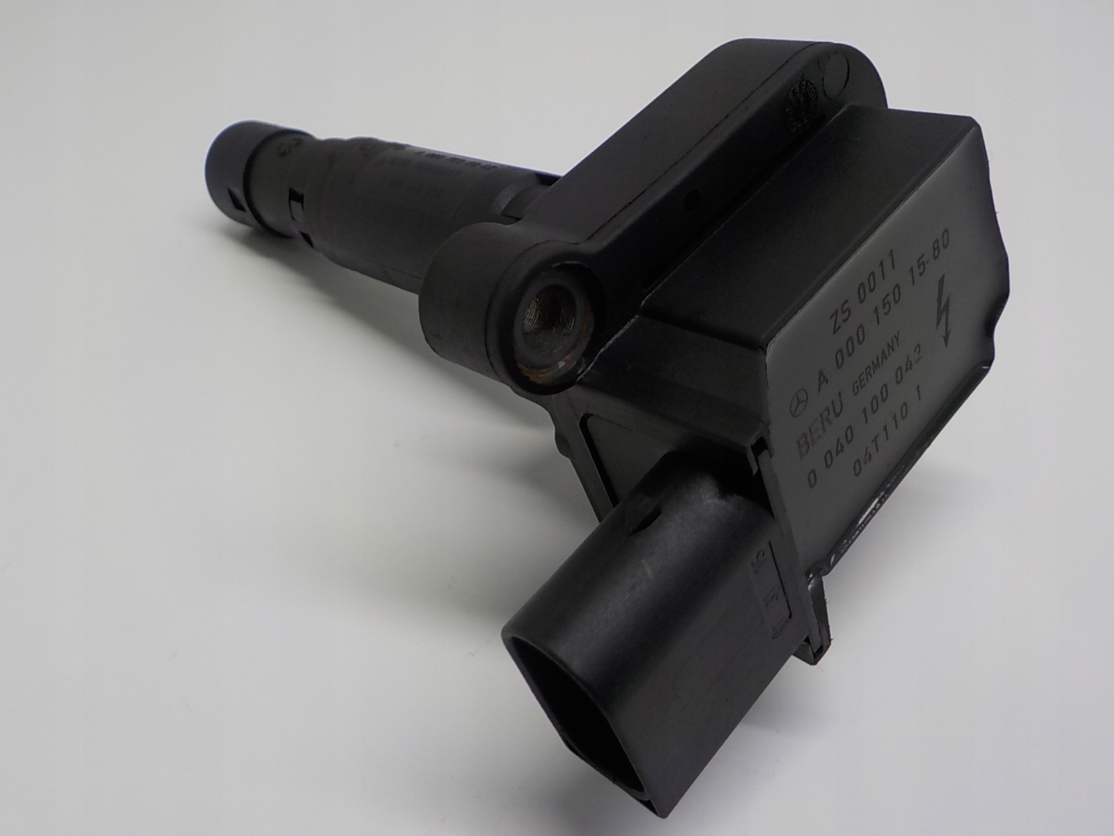 MERCEDES-BENZ KLASA C (W203) CEWKA ZAPŁONOWA A0001501580 0040100042 ZS0011