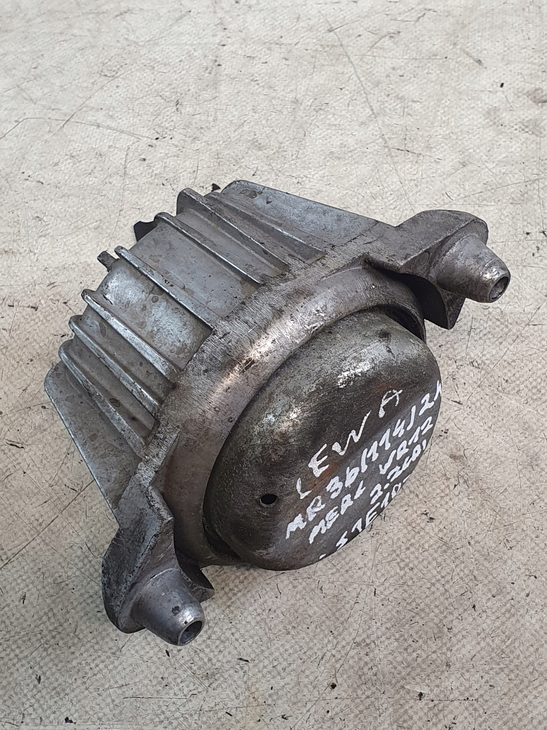 engine mount left MERCEDES W212 2.2CDI 10r.