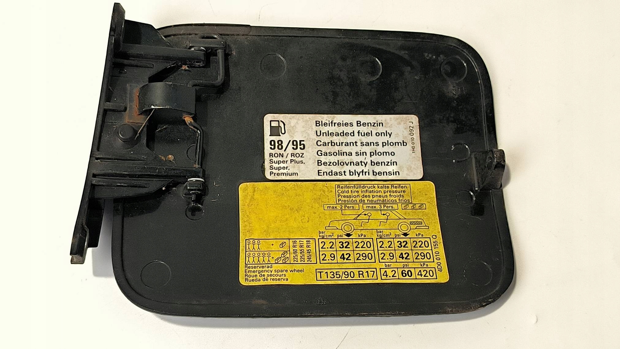Volet trappe carburant Carburant Vert 1H0010092J AUDI A8 D2
