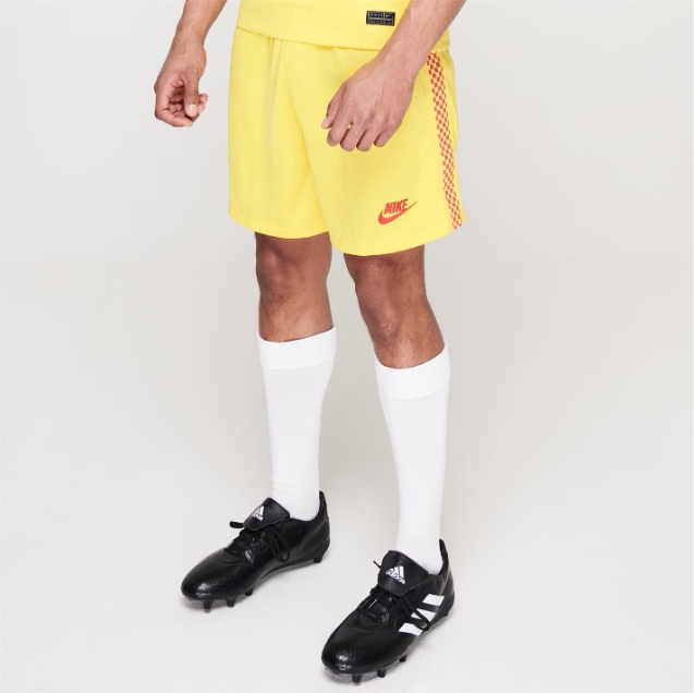 Spodenki Trzecie Liverpool Nike 2021/2022 Szorty S EAN (GTIN) 0196605462357