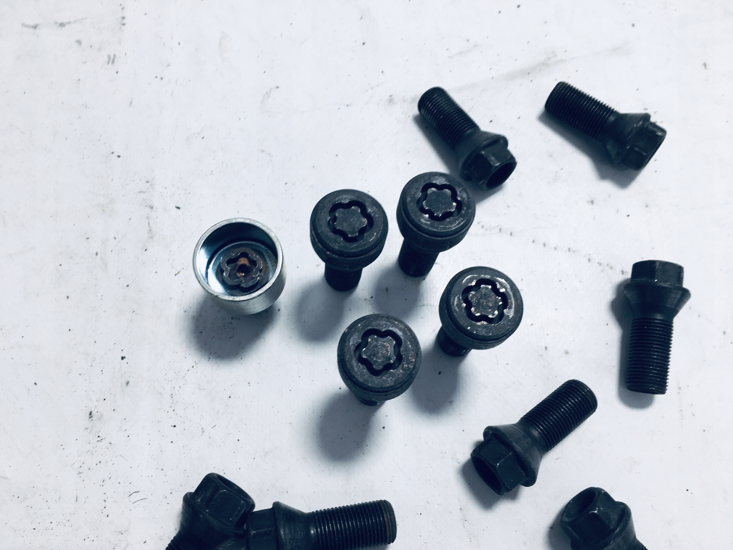 Крепежные болты для воров BMW 1 F40