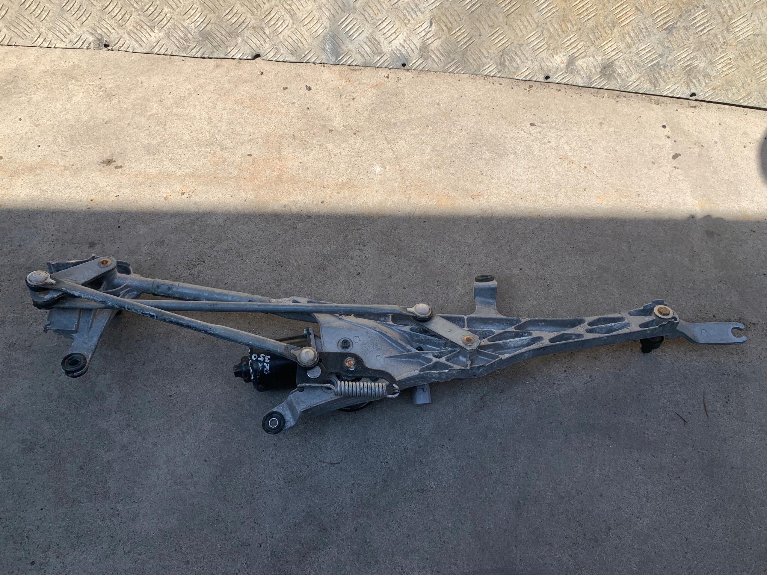 LEXUS RX350 wiper mechanism front