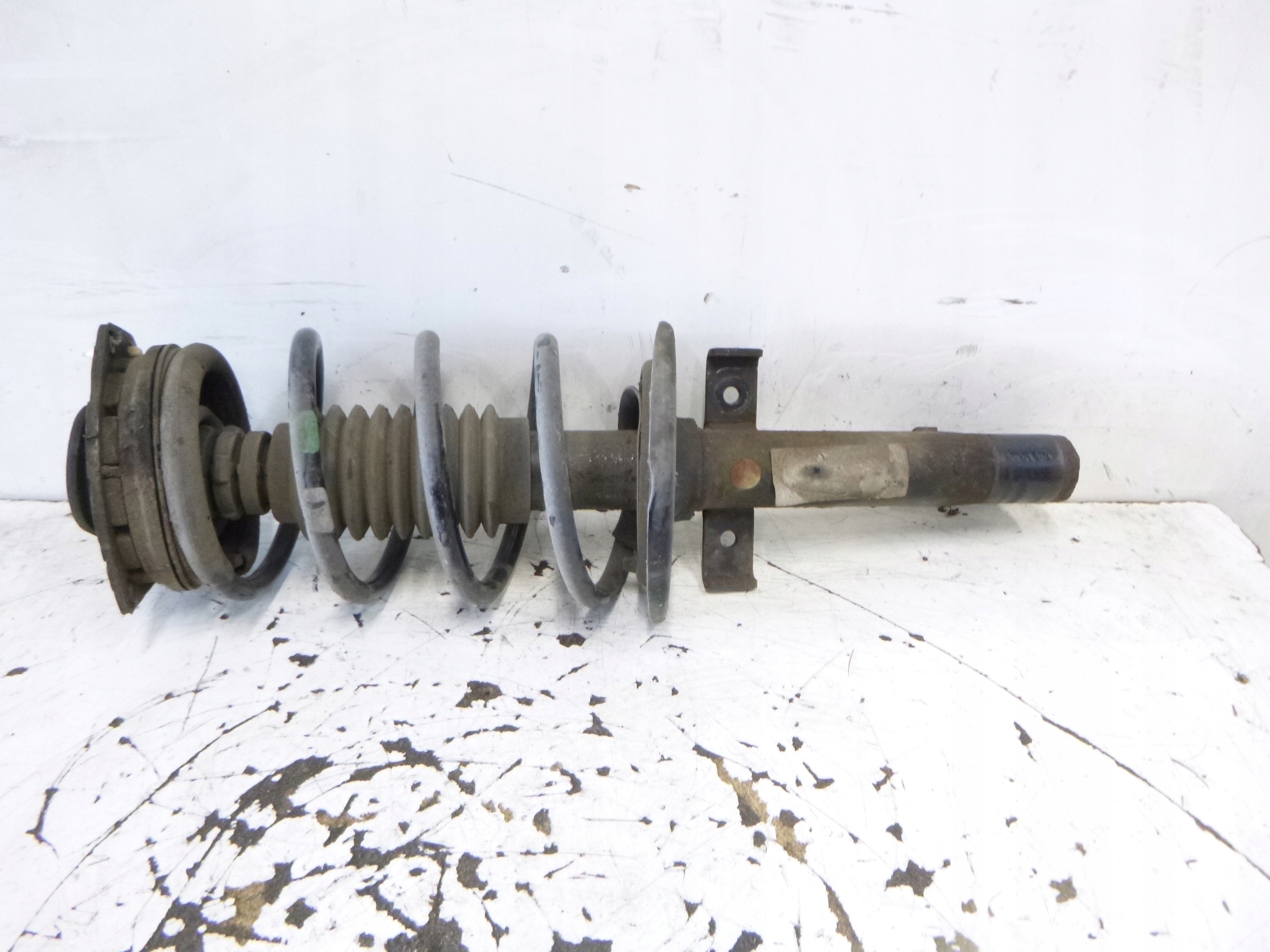 shock absorber front left Renault Scenic II 2.0 2005r.