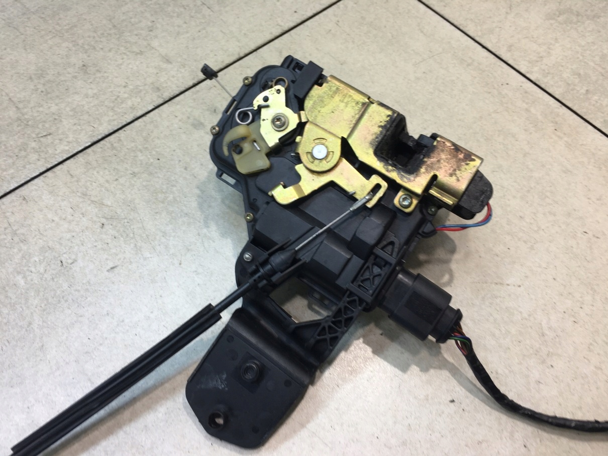 lock door right front PASSAT B5 8 PIN