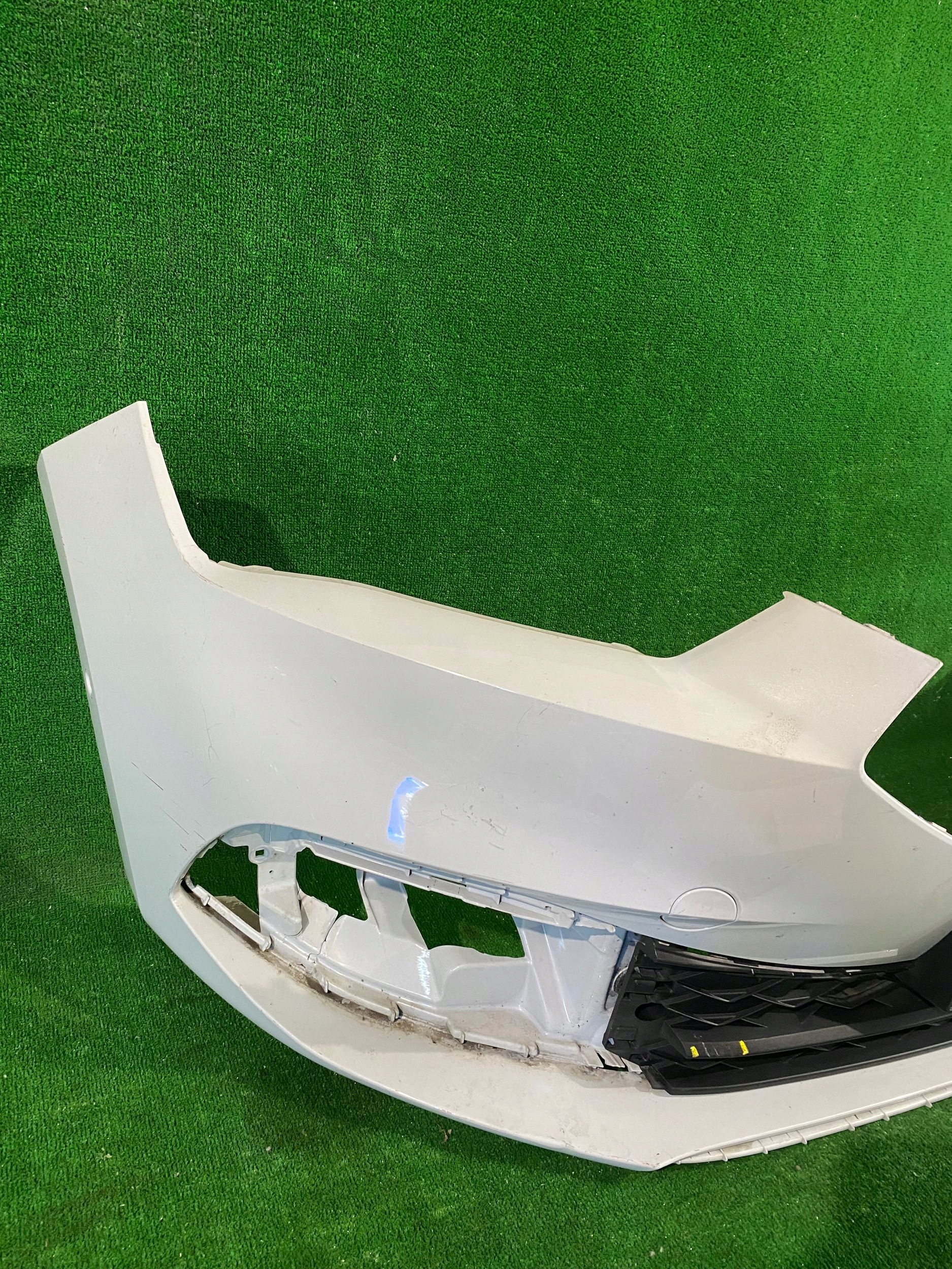 Frontstoßstange vorne SEAT LEON IV