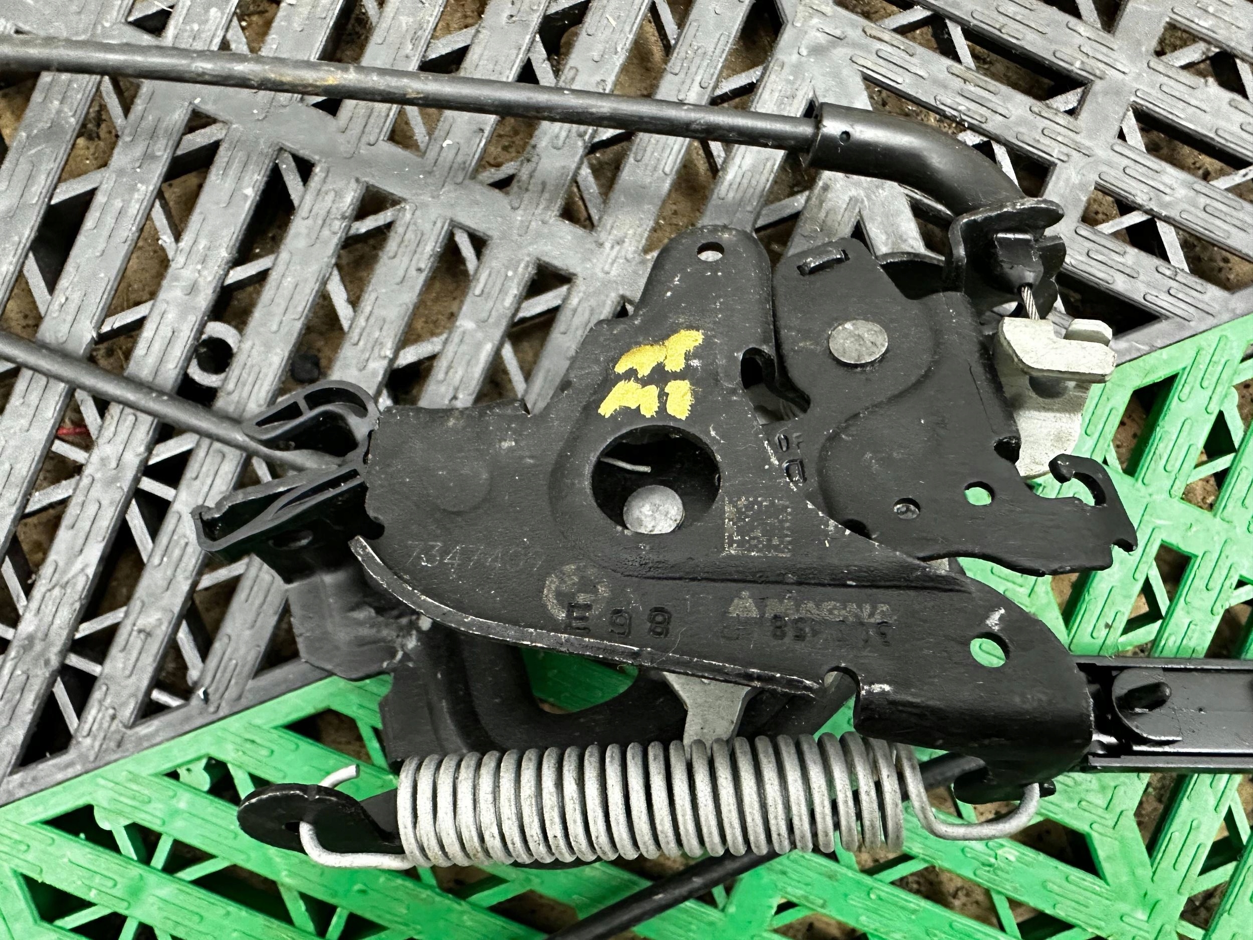 bonnet latch lock BMW 7 G11 G12 7347409
