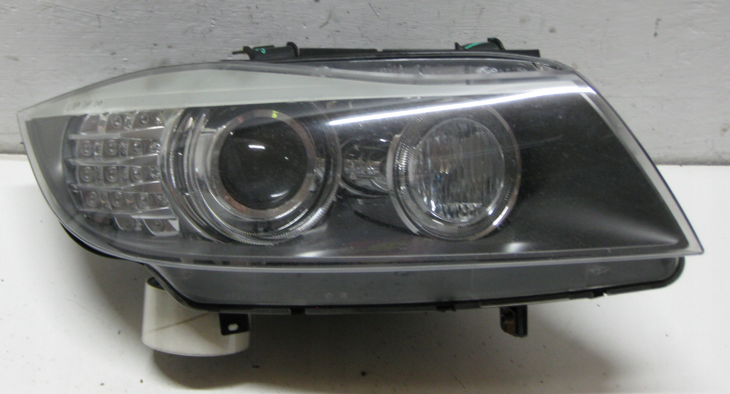 BMW E91 2.0 D 09R light right front XENON 7202590