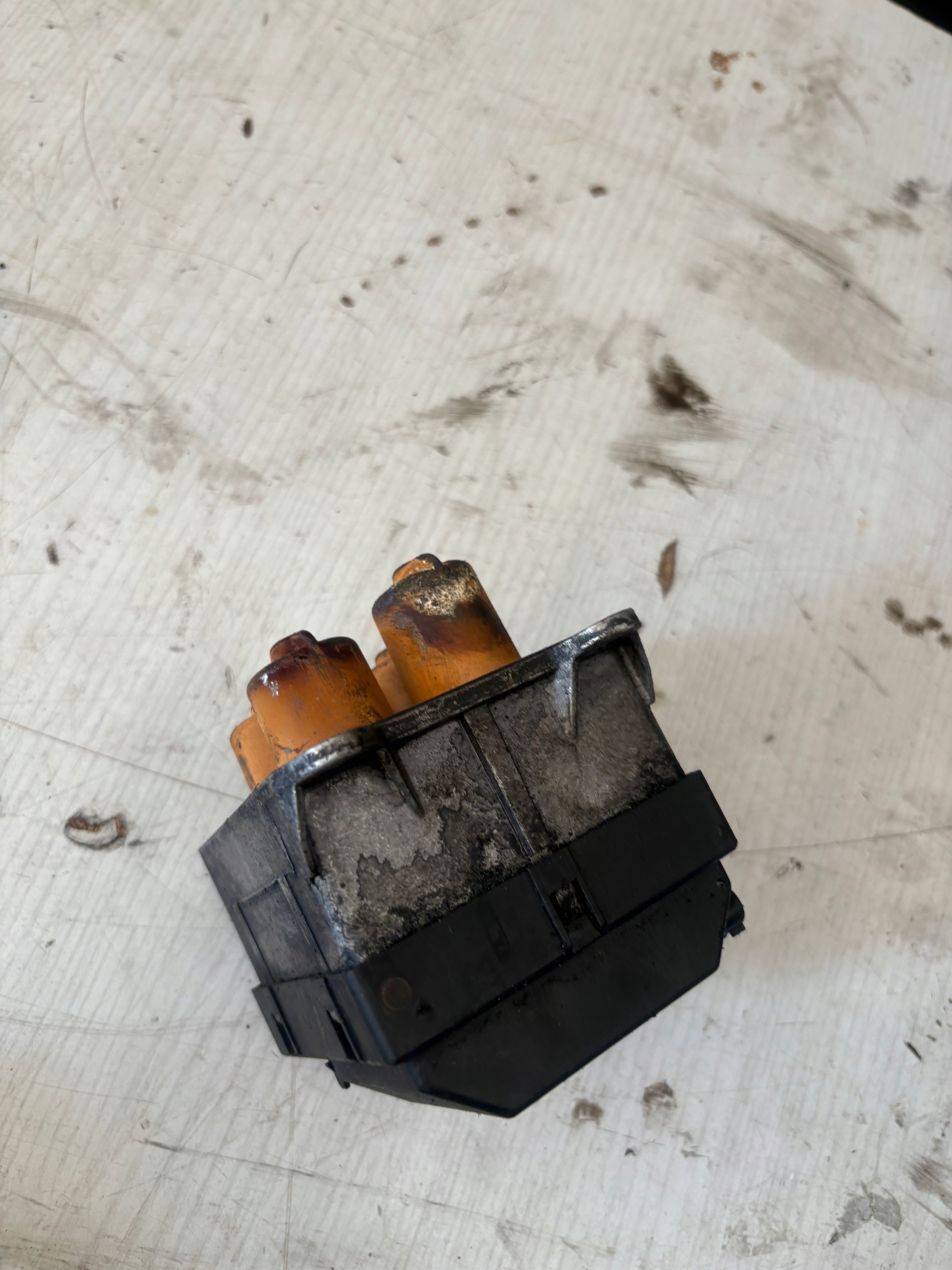 grijač vode mercedes 2,2 cdi A0001591504