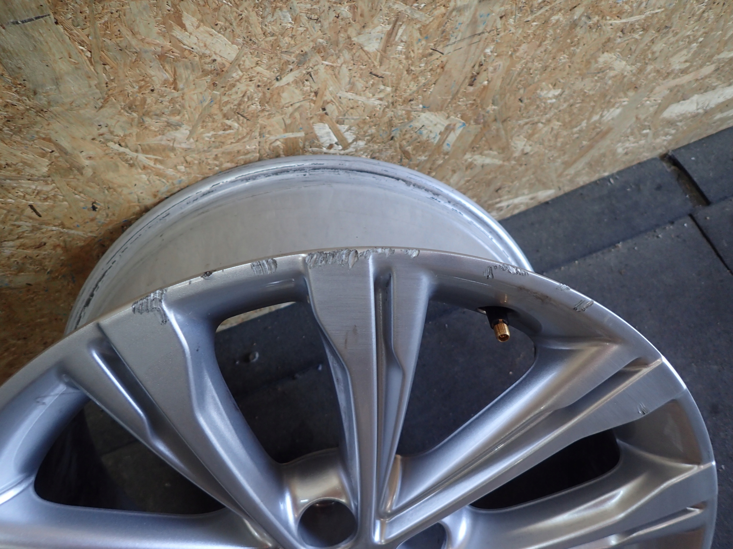 disk hliníkový GM OPEL 5X115 18" 8,5J ET49