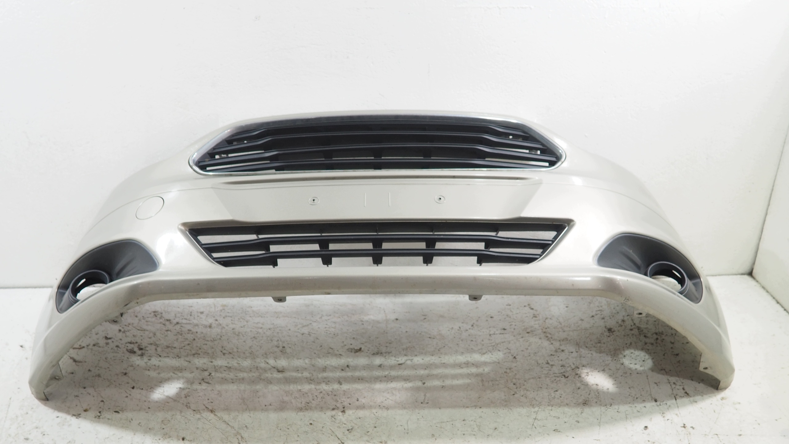 Ford Transit Courier bumper front front ET76-17K819