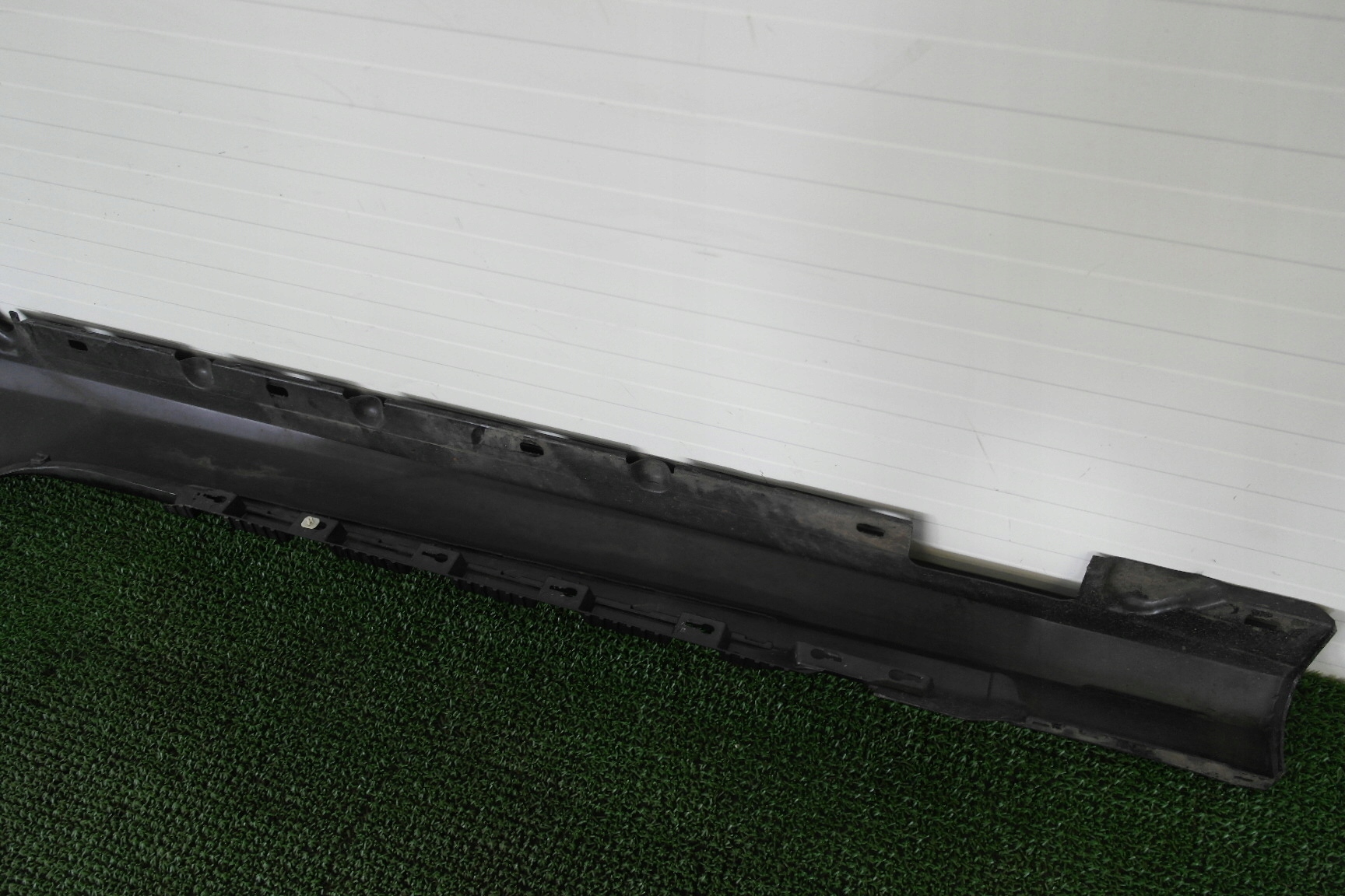 MERCEDES E-KLASA W207 09- moulding threshold right threshold cap LAK 197