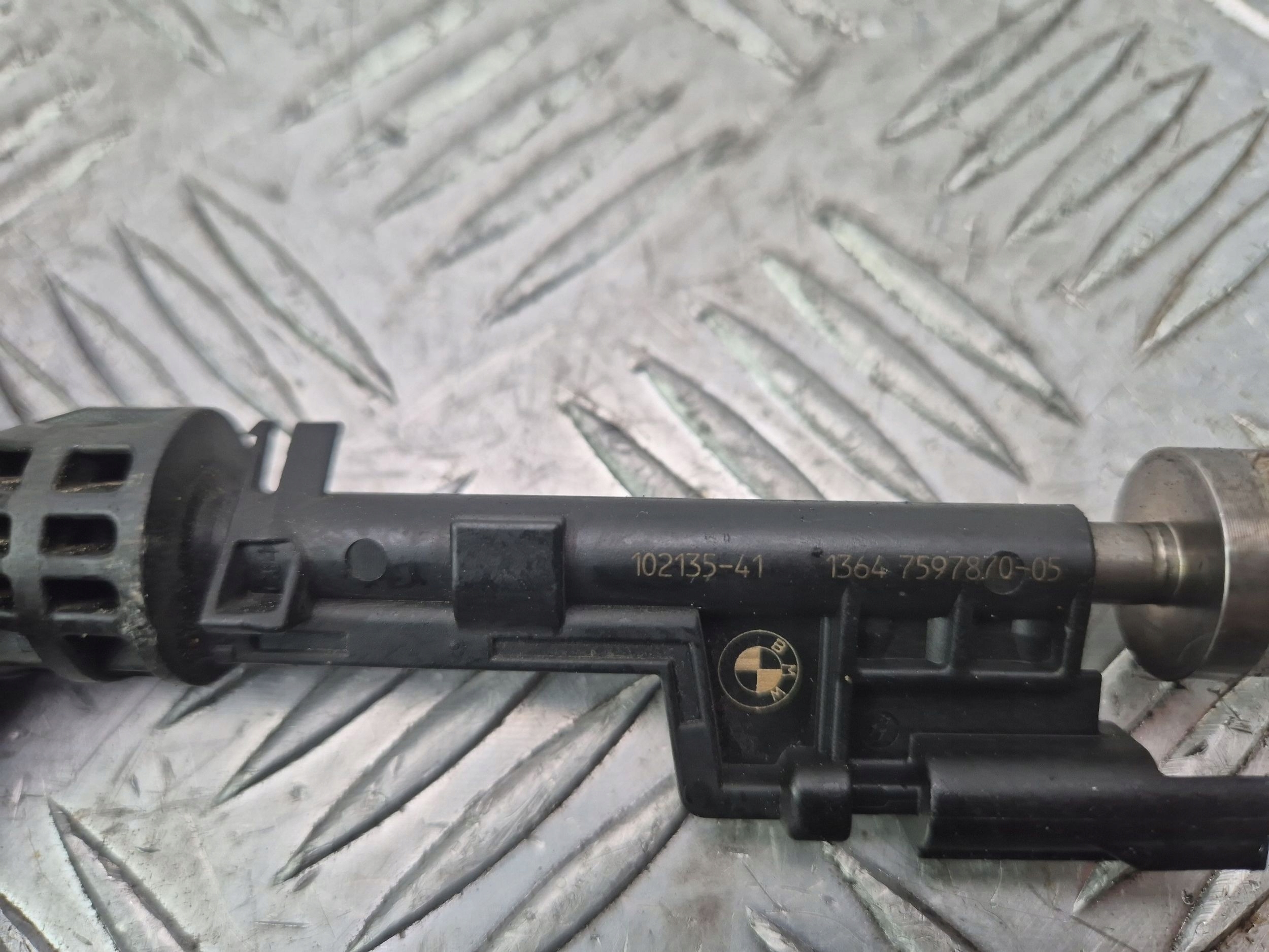 BMW X5 E70 xDrive 40i N55 injector 7597870