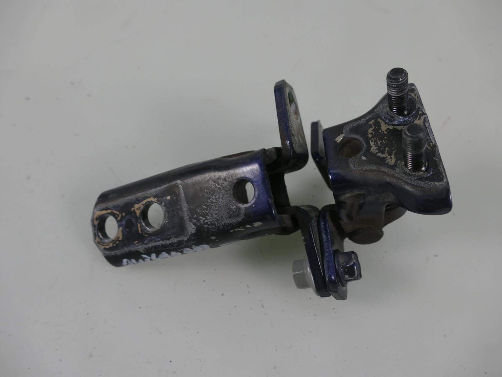 MITSUBISHI OUTLANDER II hinges door hinge right rear part 37E