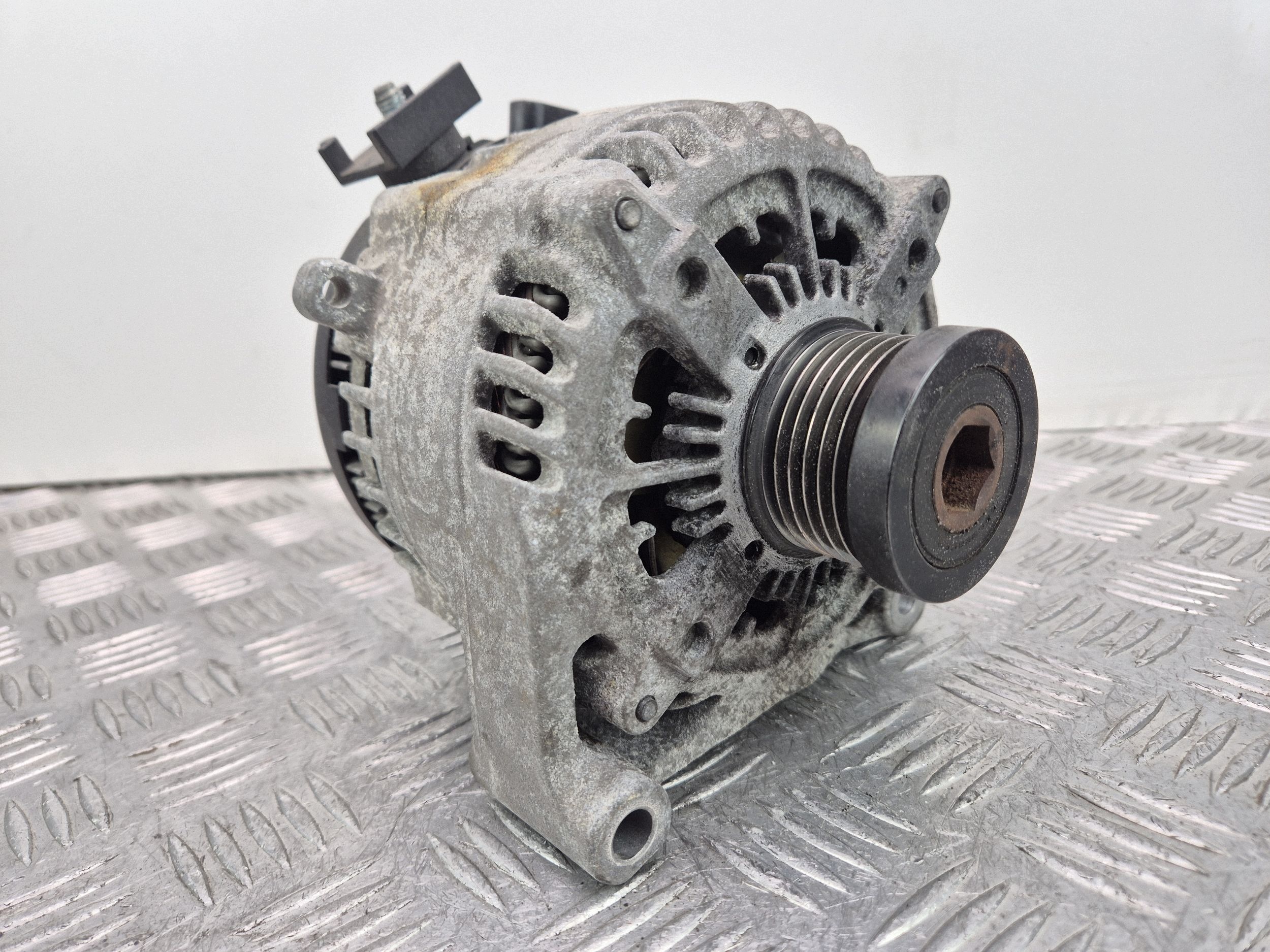 BMW X1 E84 20i Alternateur 7605061 N20B20A