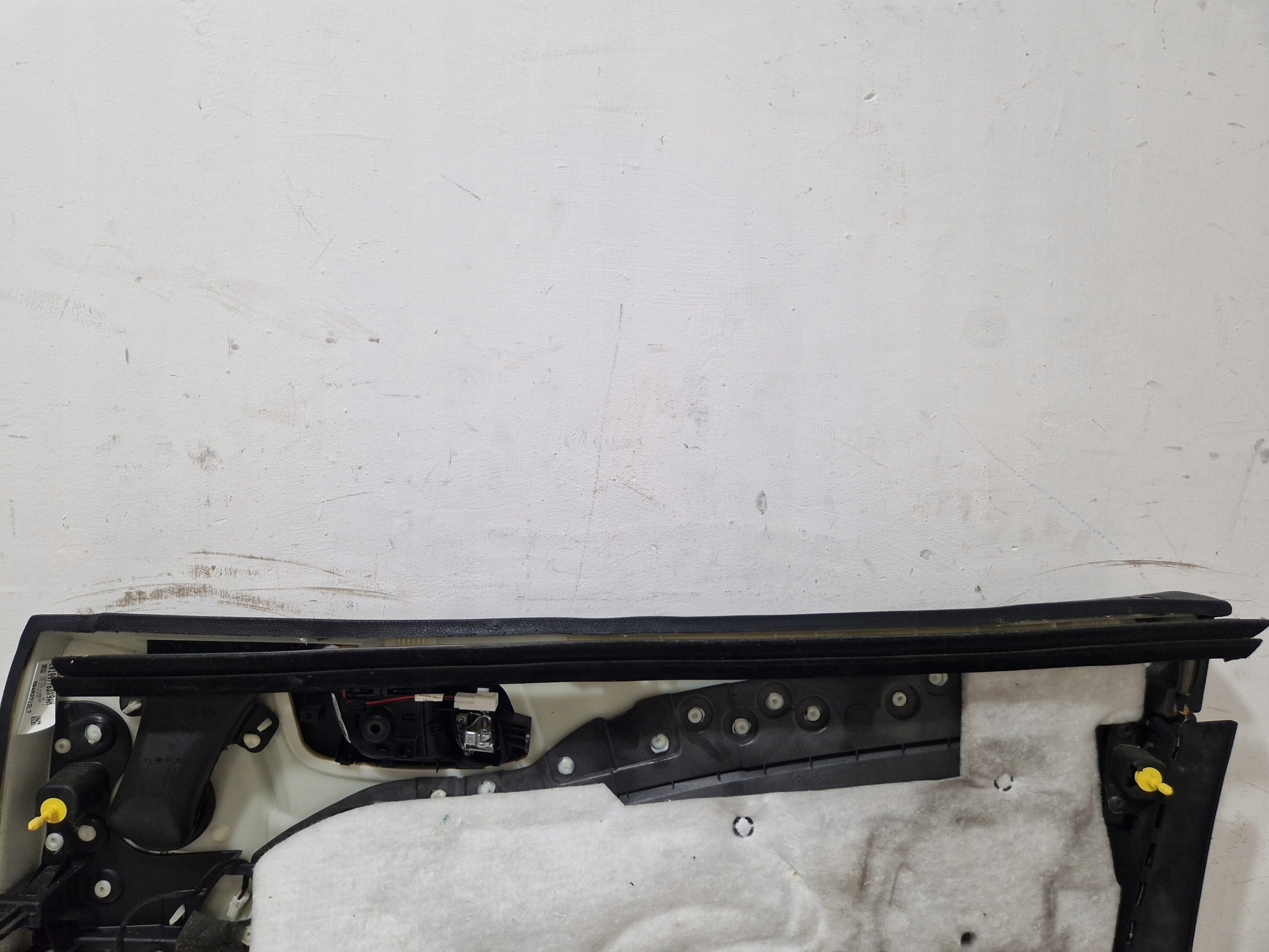 DODGE CHARGER 2019- side door left front leather 5PF051X9AI