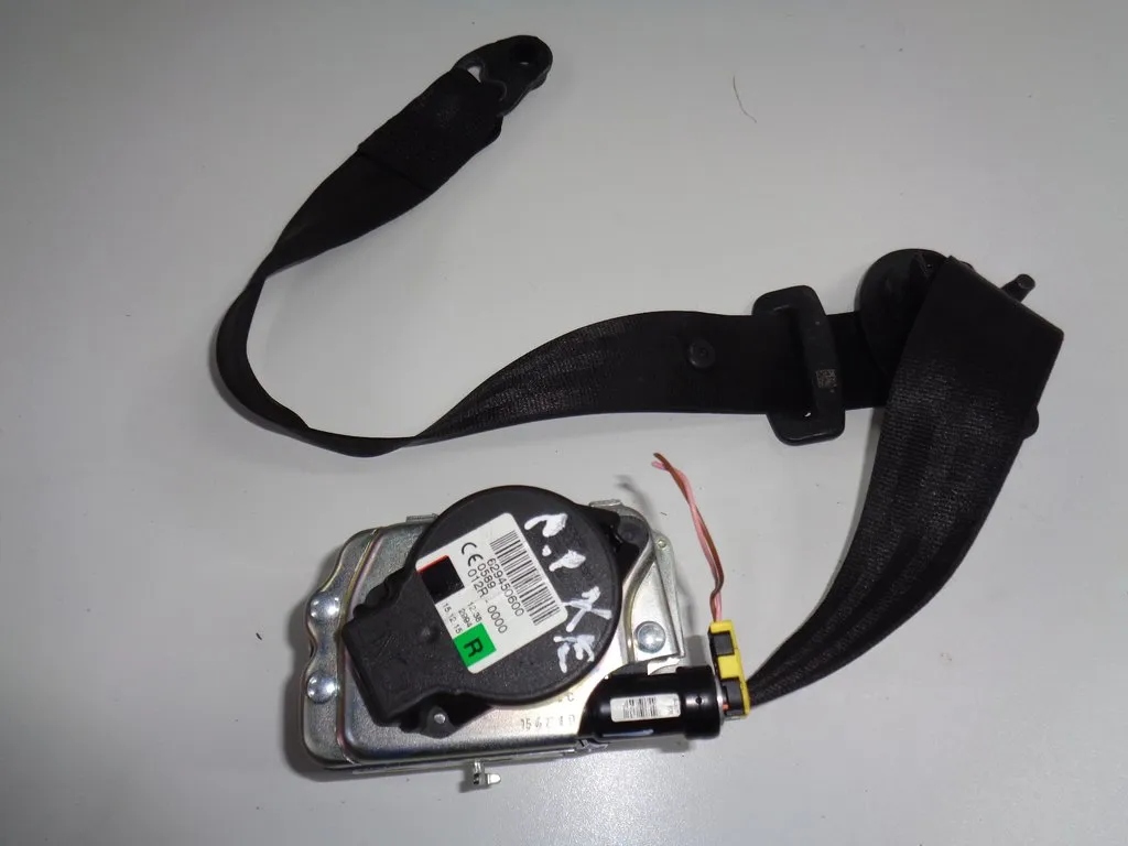 629450600 - Jaguar XE X760 ремінь безпеки передній правий