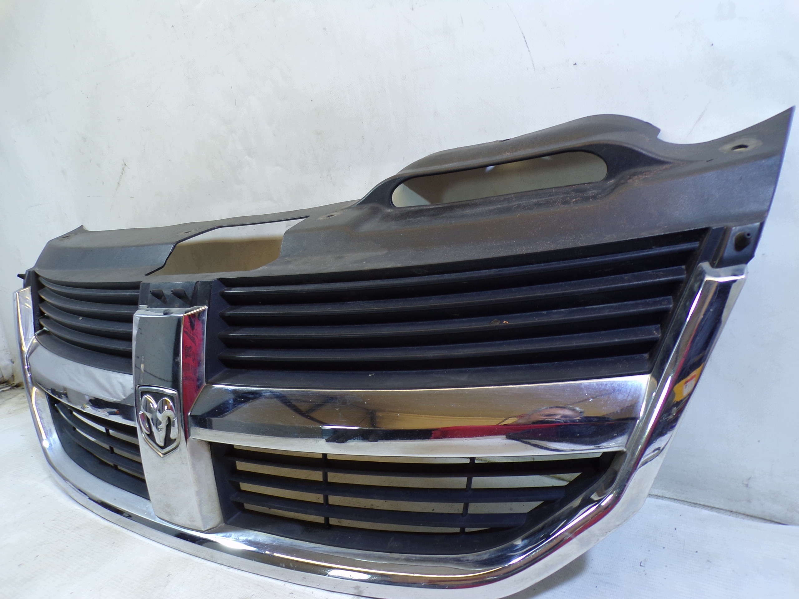 grille masque radiateur DODGE JOURNEY