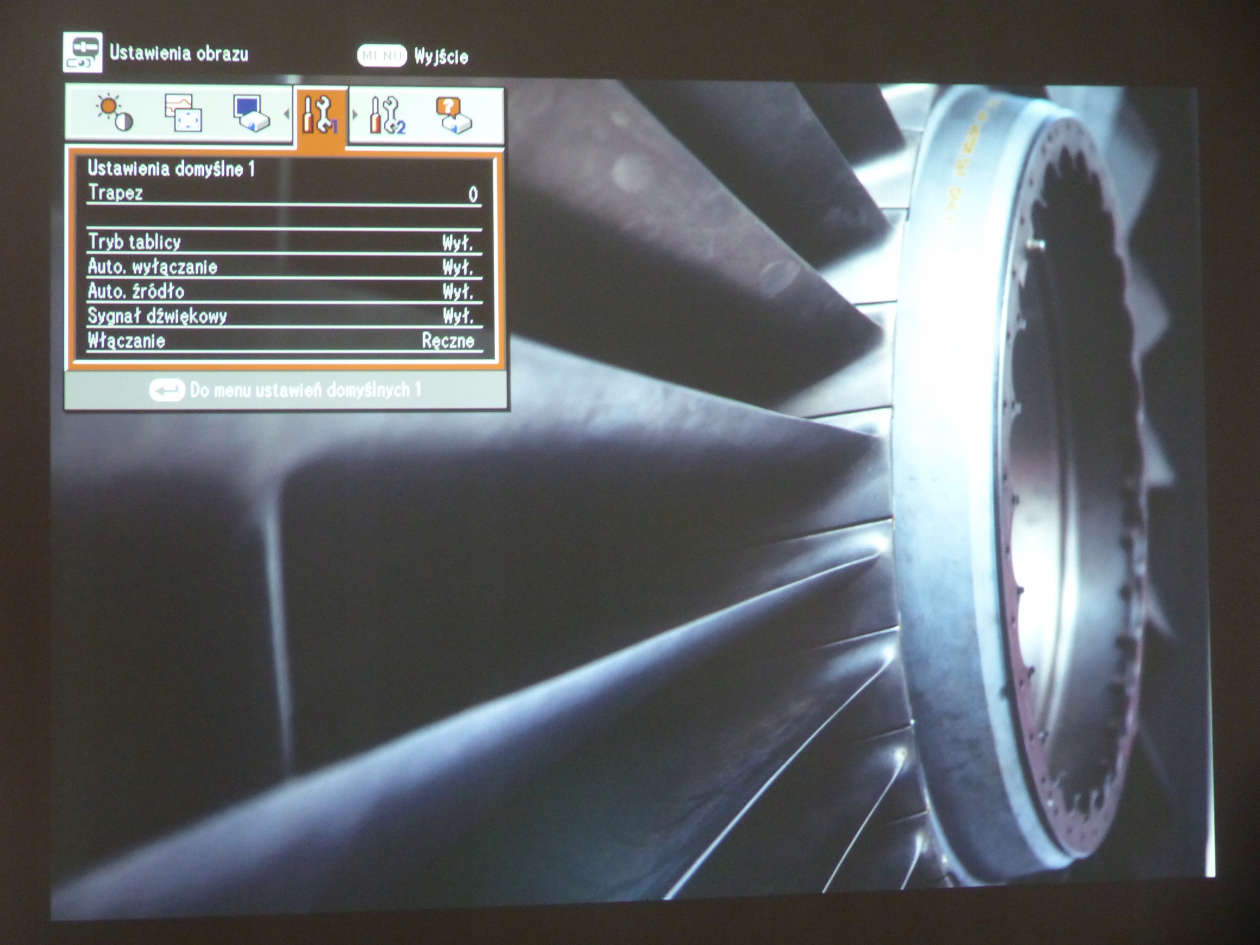 PROJEKTOR RZUTNIK TOSHIBA TDP-SB20 XBOX PS4 HDMI Żywotność lampy w trybie normalnym 3000 h