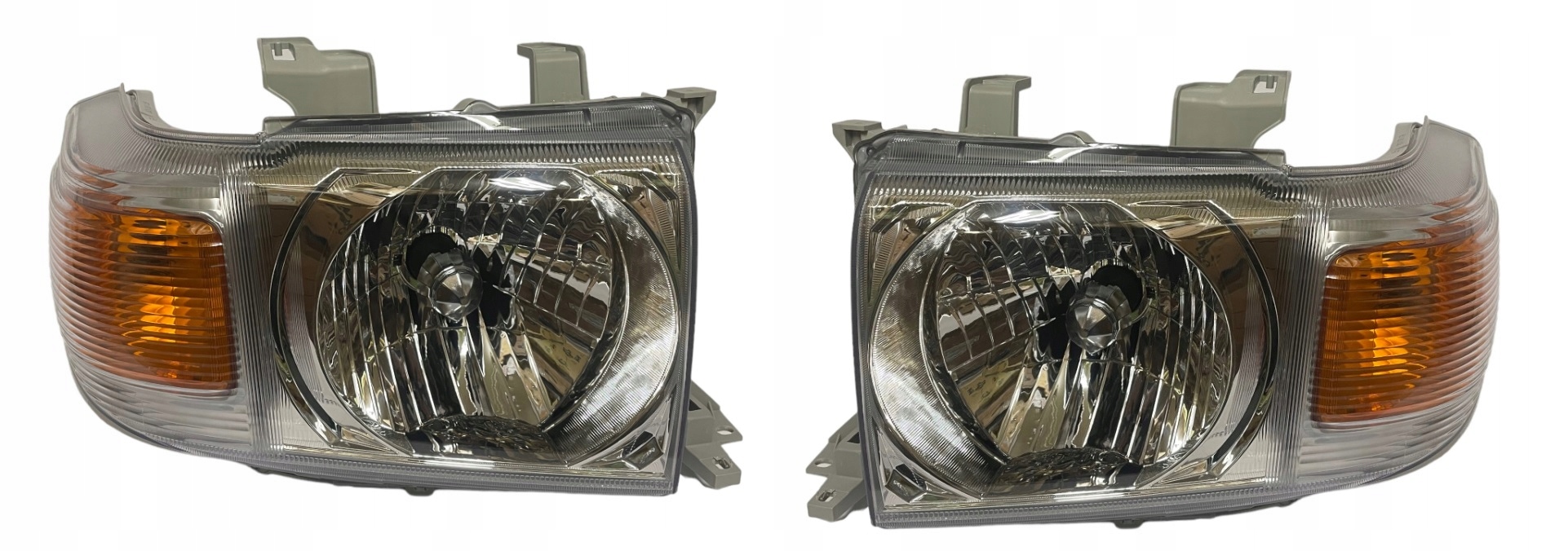 TOYOTA LAND CRUISER Fj70 07- НОВІ ФАРИ L+ПРАВ.