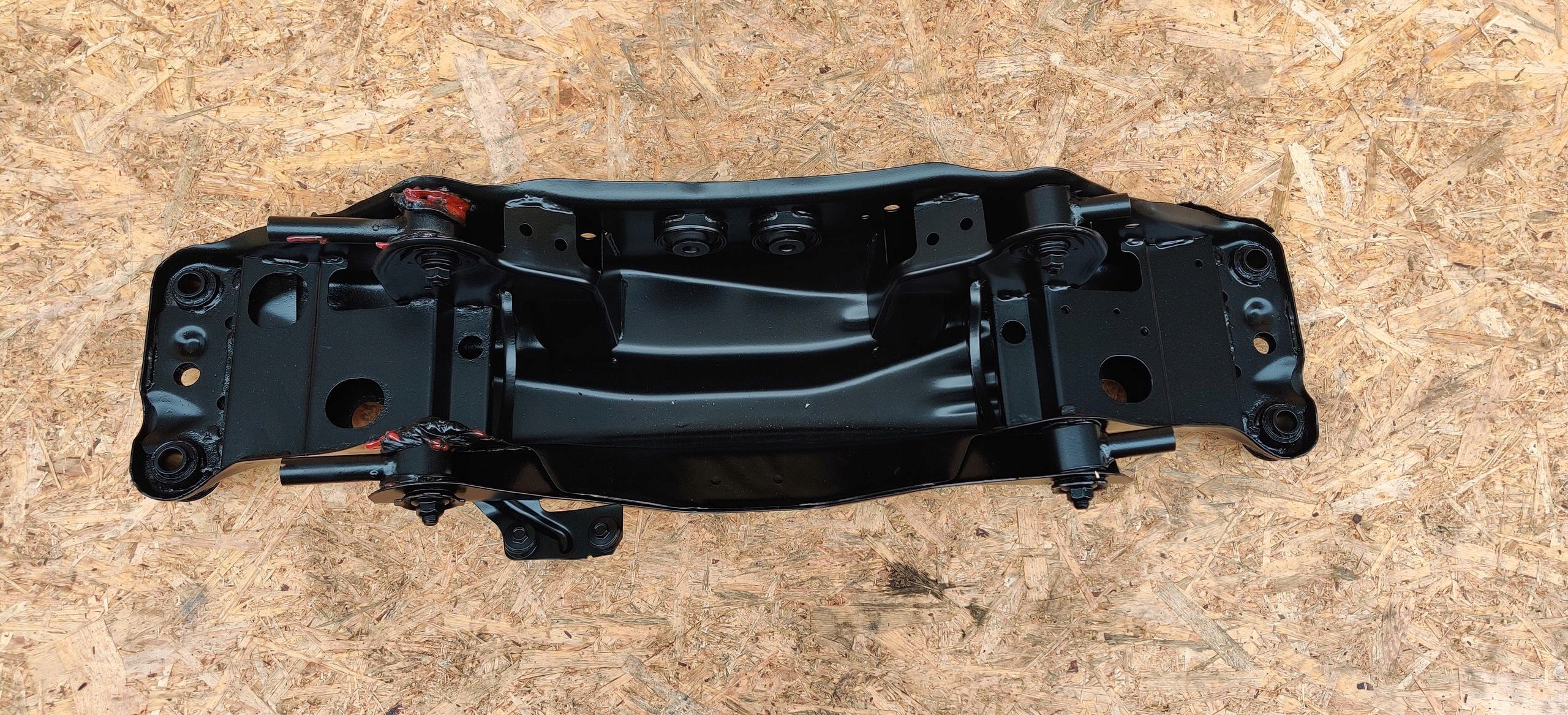 TYLNA BELKA OŚ TYŁ ZAWIESZENIE TYŁ TYLNE TRAWERS SUBARU FORESTER II 2 SG Numer katalogowy części W