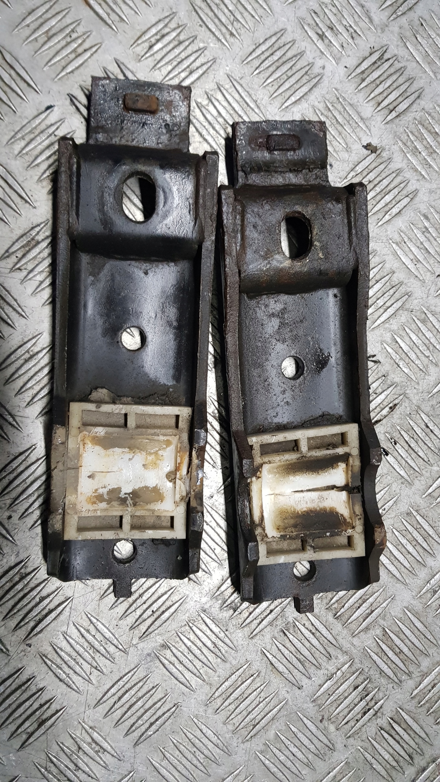 MERCEDES W163 ML Support plaque DRAZKOW SKRETNYCH